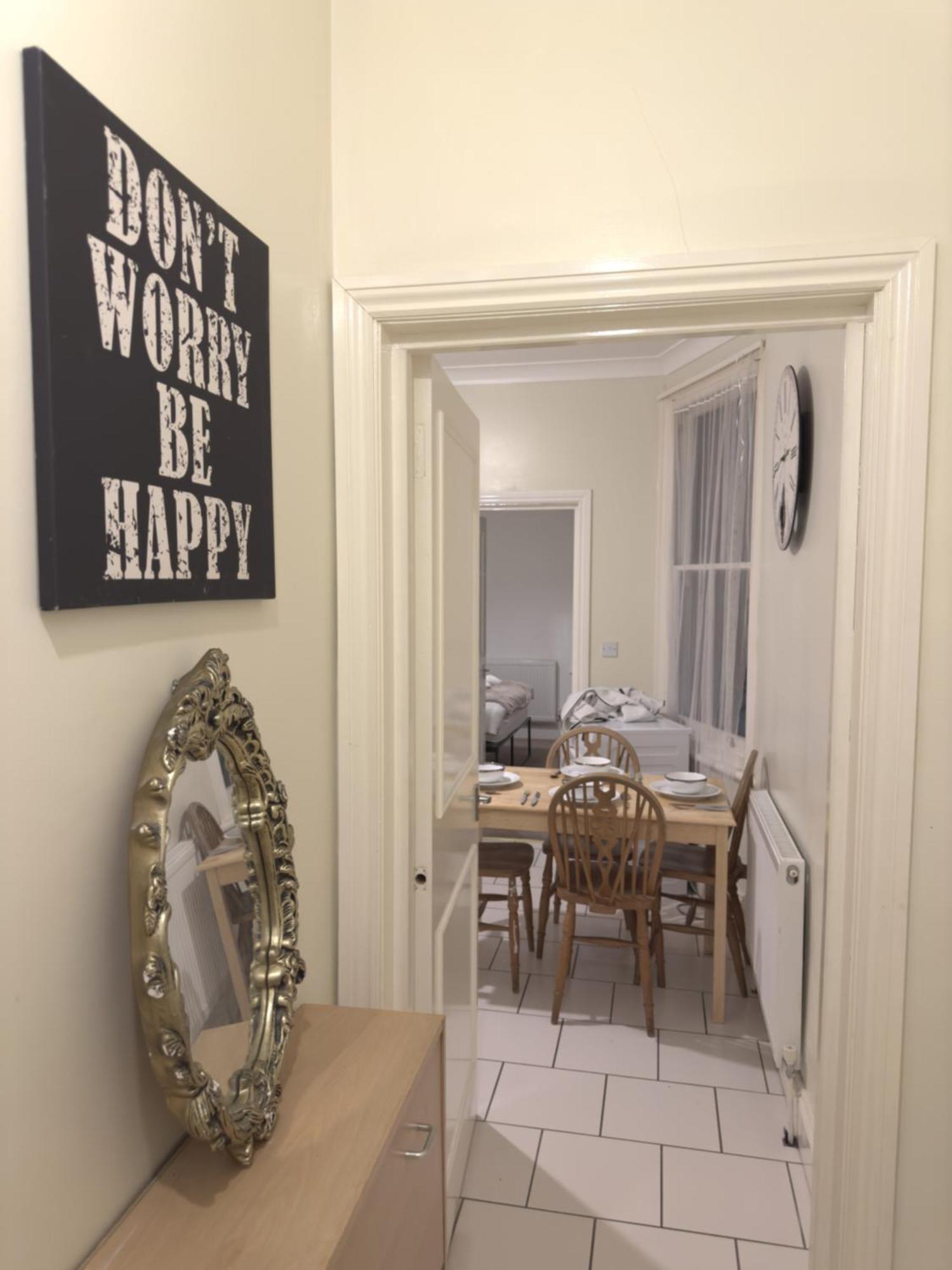 Budget 2 Bedroom Close To Hyde Park * London