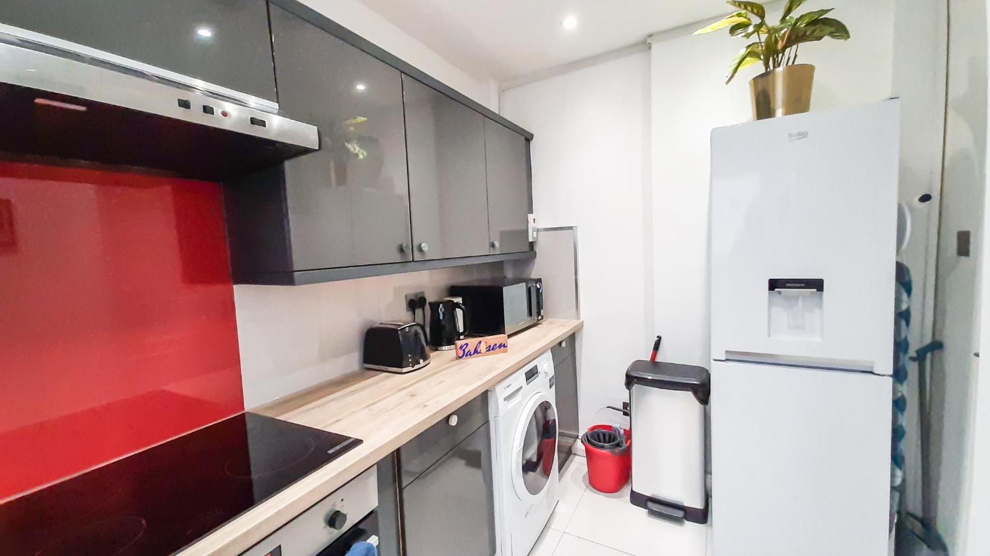 Enchanting 3 Bedroom Flat * Londra