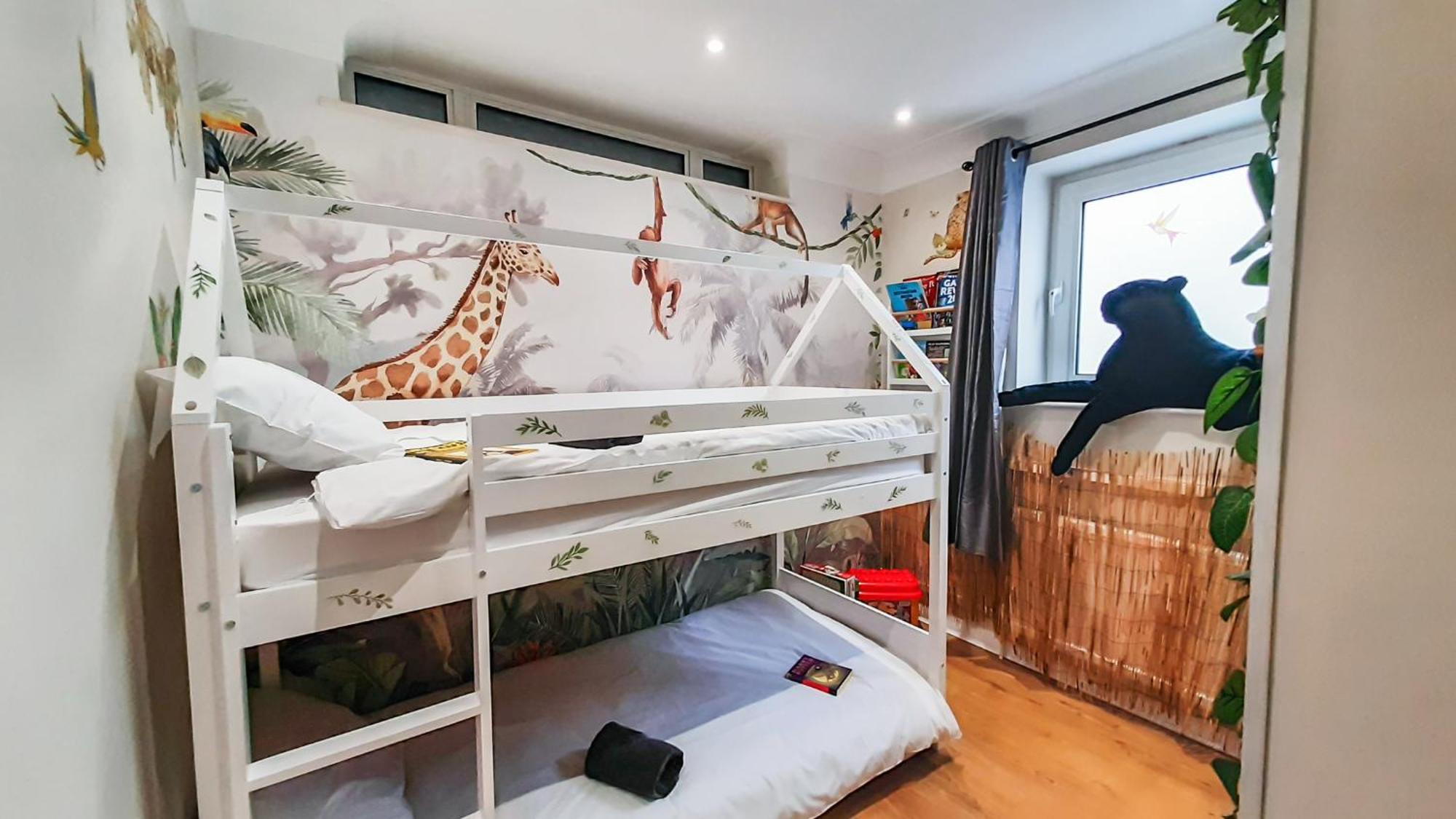 Enchanting 3 Bedroom Flat Londra