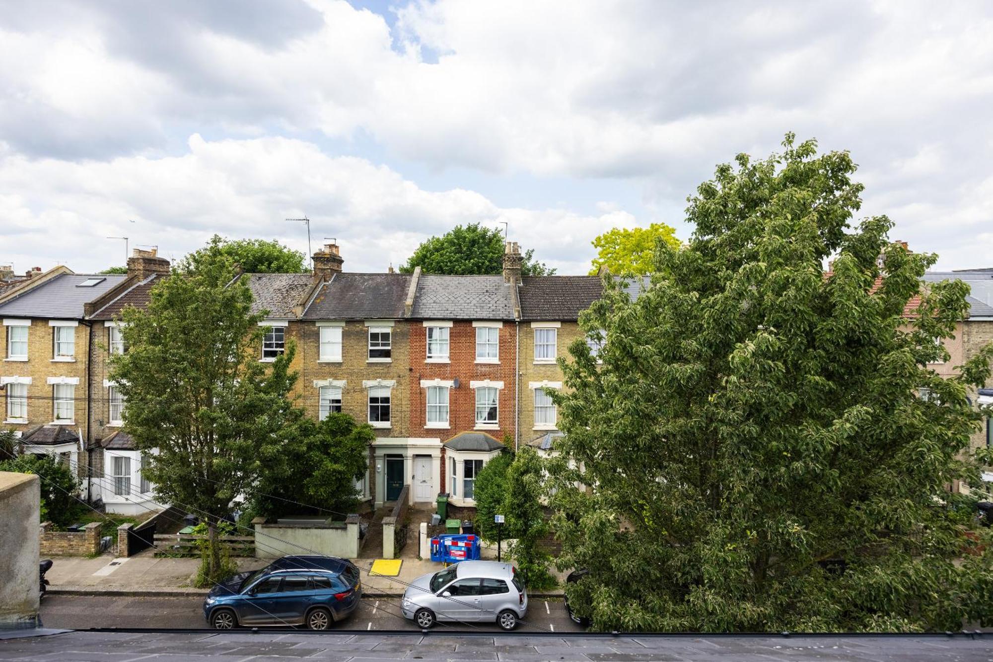 Beautiful 3-bed In Shepherd's Bush Appartement Londen