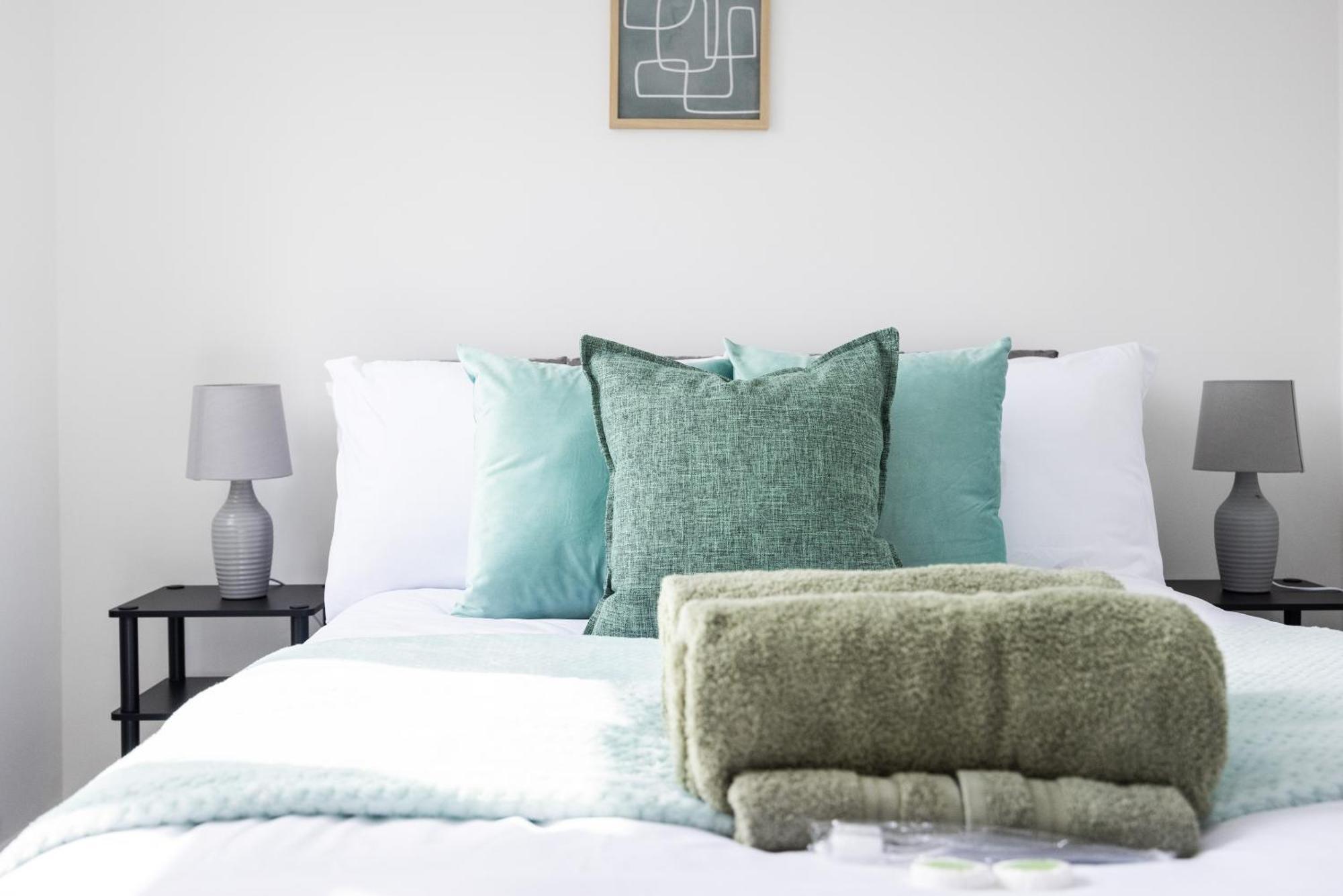 Beautiful 3-bed In Shepherd's Bush Appartement Londen
