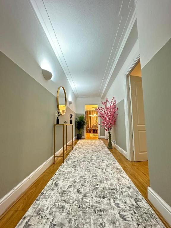 Apartment Edgware Road Three Bedroom