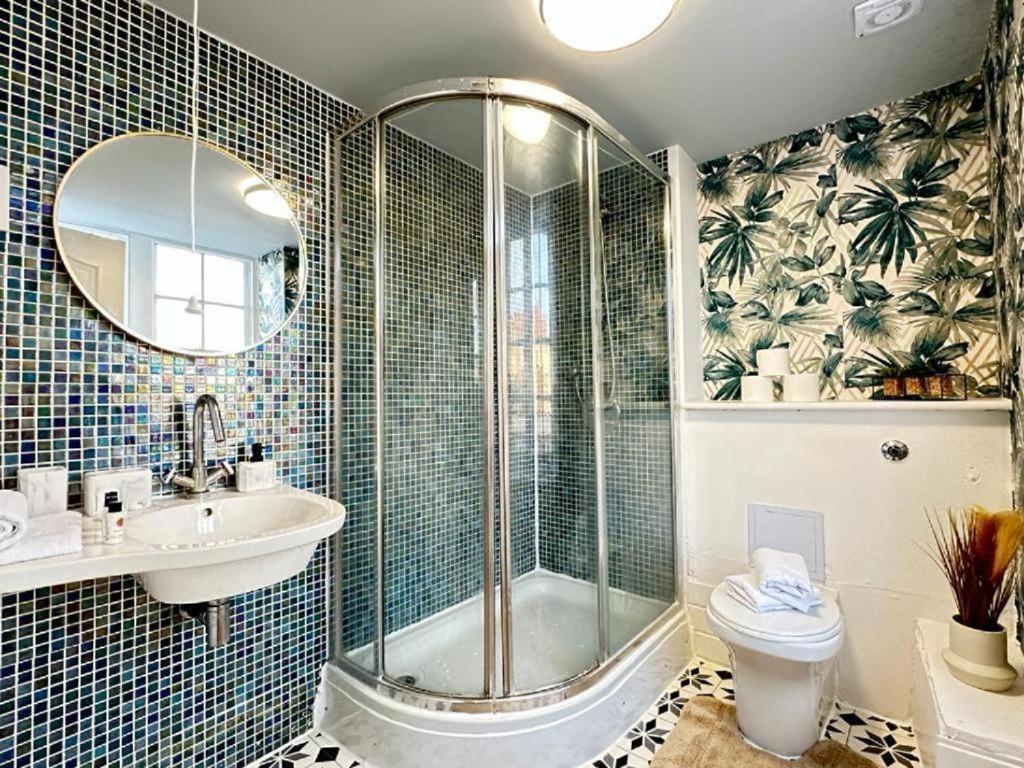 Edgware Road Three Bedroom Apartment London