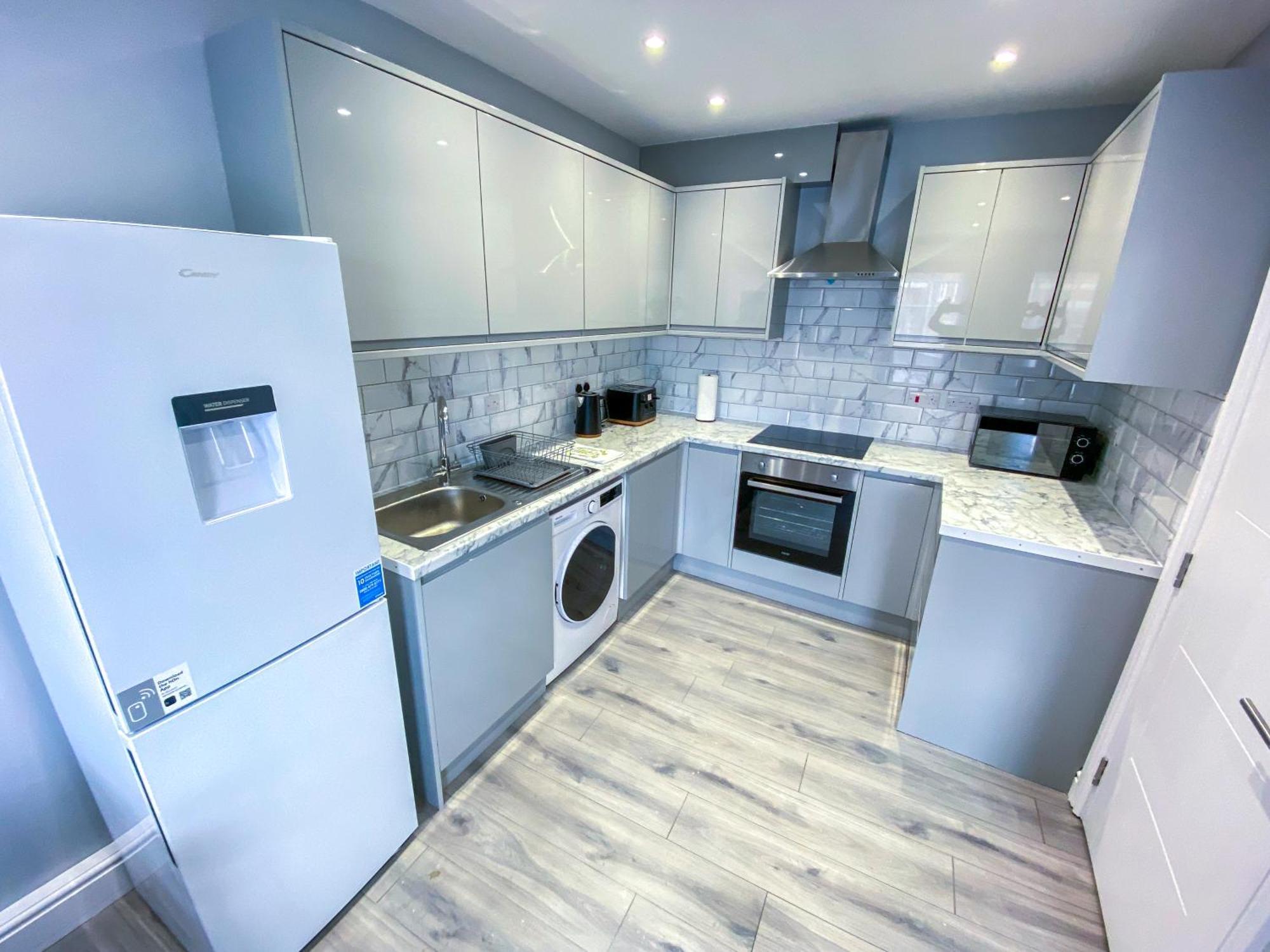 Modern 1-bedroom Flat, 5 Guest, - F2 Lägenhet