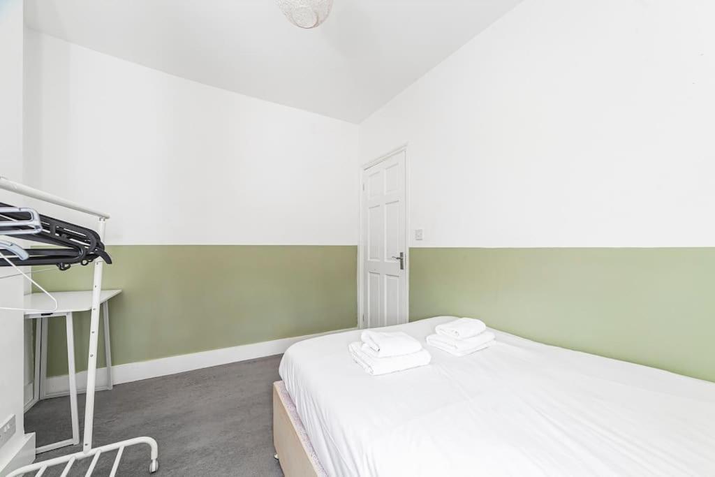 Spacious & Chic 3-bed House Near Central Appartement *
