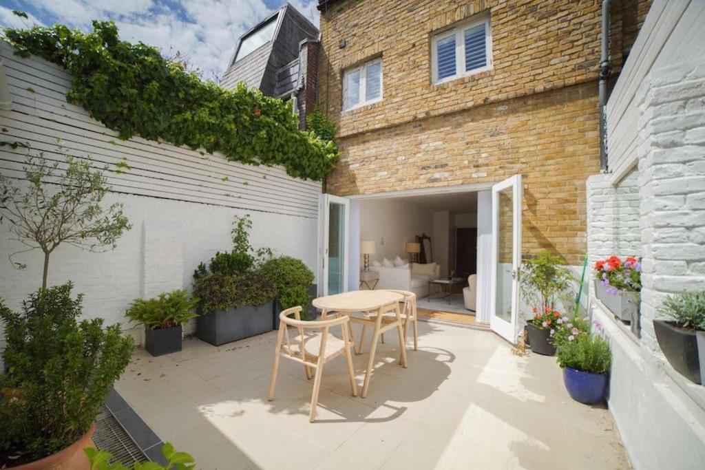 The Prestigious With Modern Elegance * London