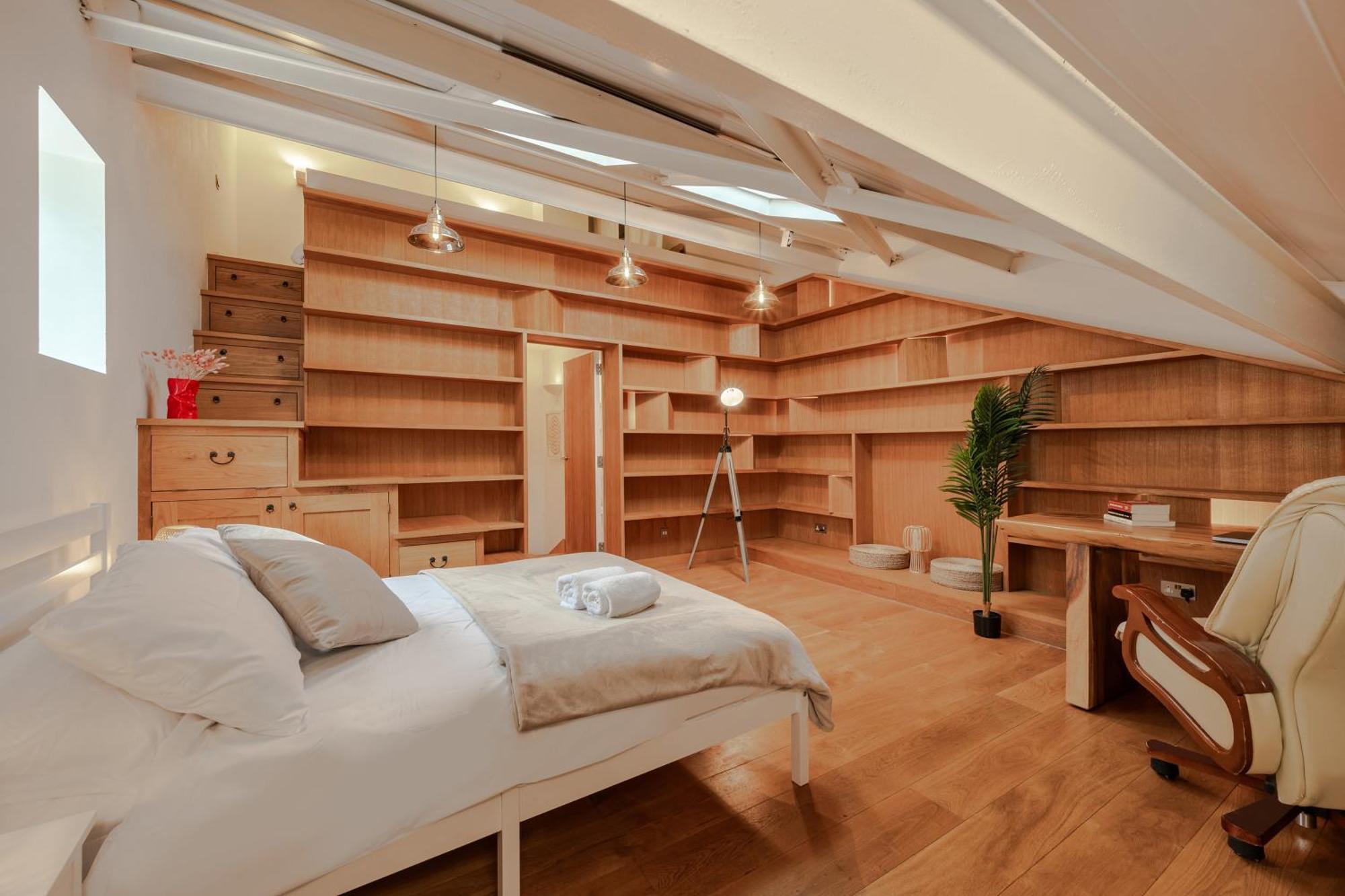 Stunning Duplex In Appartamento