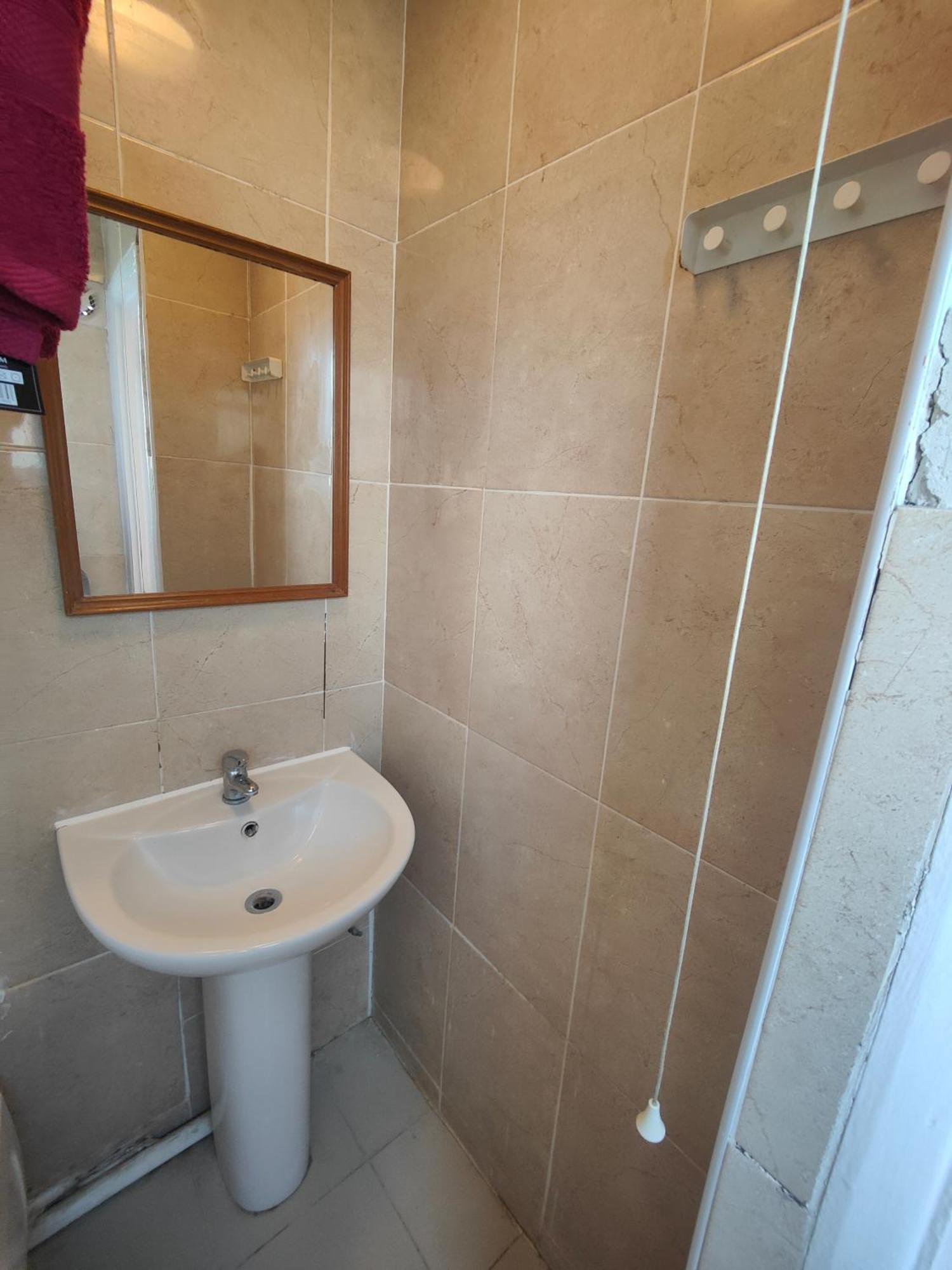 Charming Double Bed Retreat Gasthuis Londen