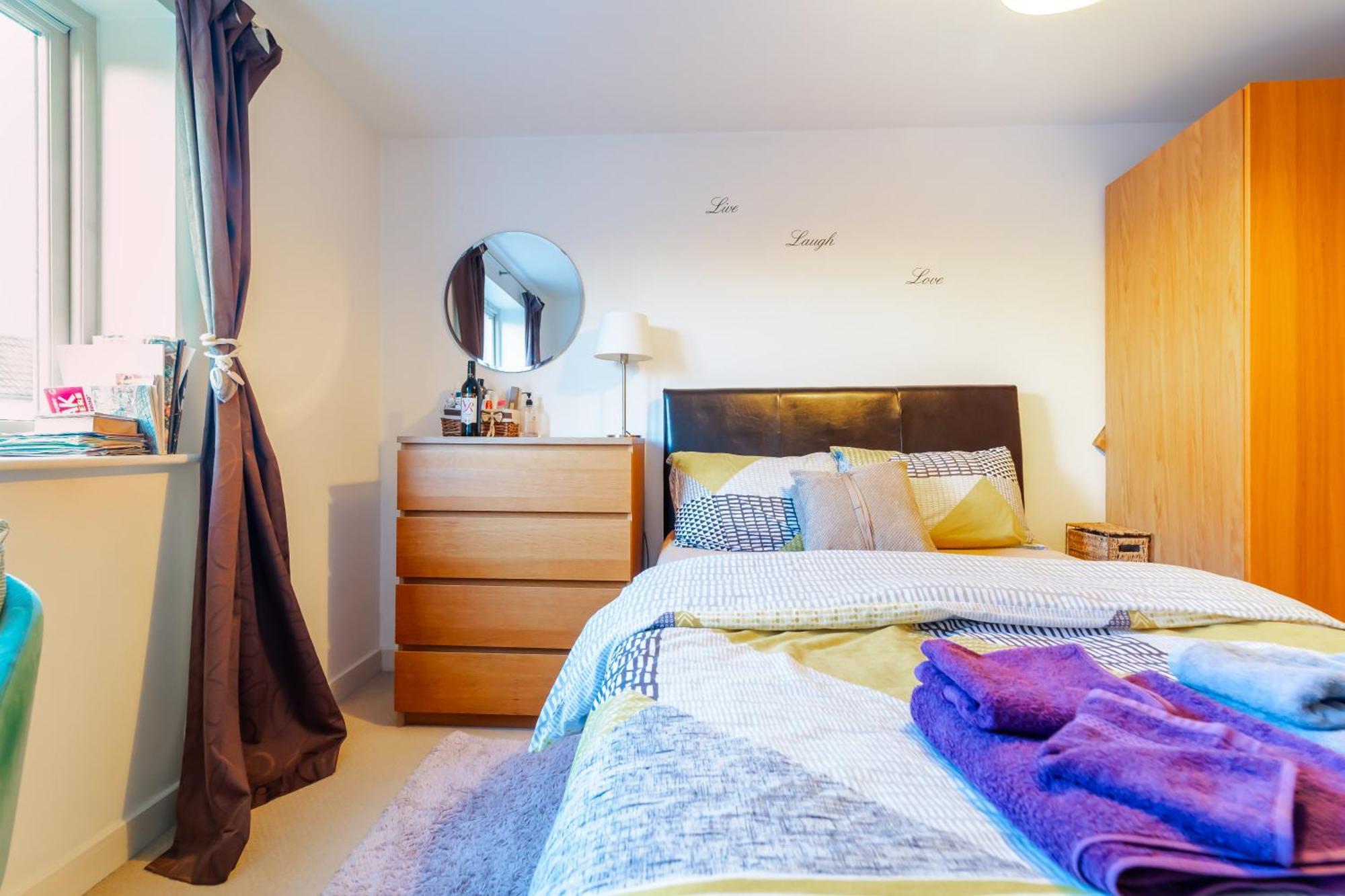 Privatunterkunft Modern Lovely Bedroom Close To Stations In East London, Zone 2 *