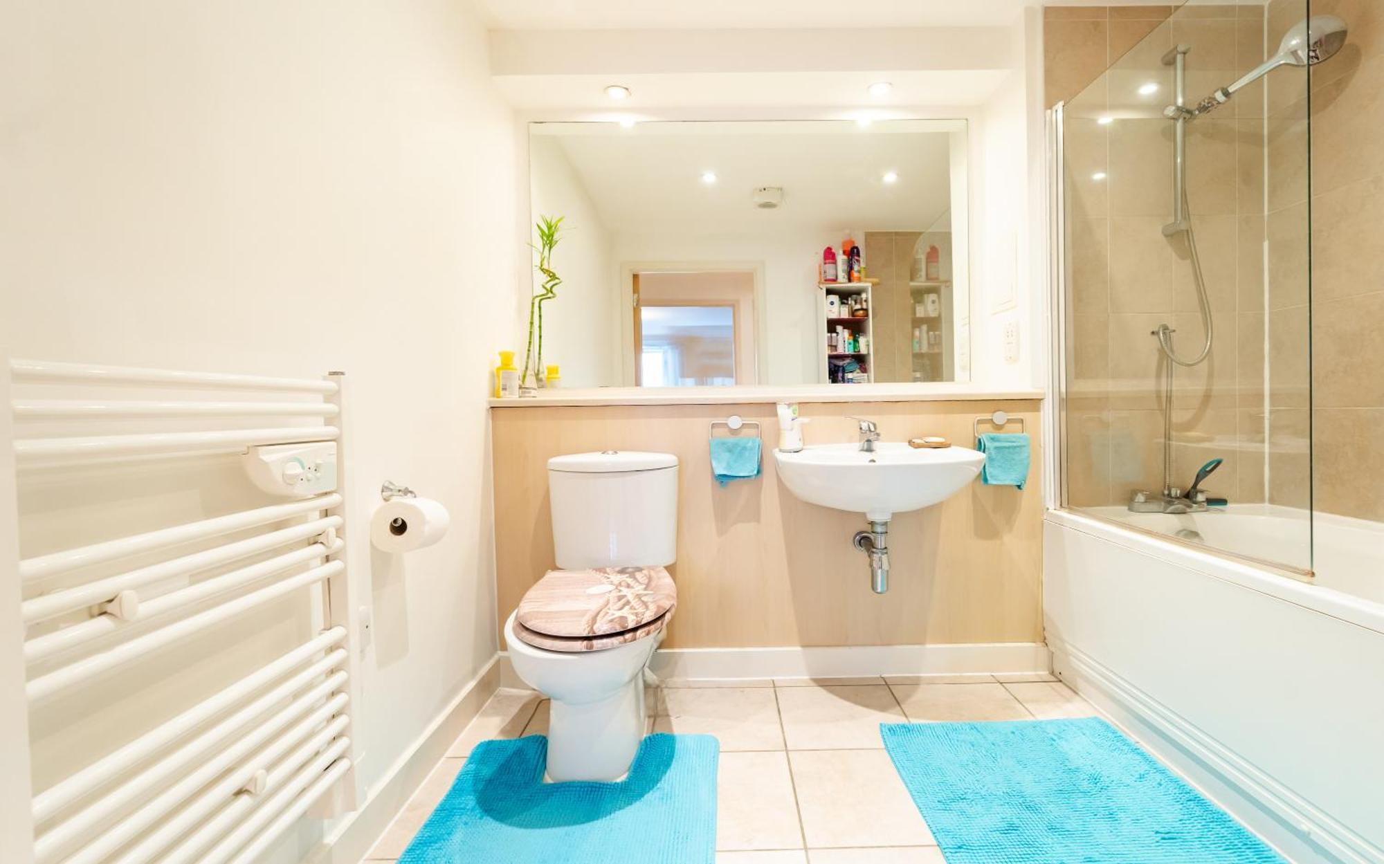 Homestay Modern Lovely Bedroom Close To Stations In East London, Zone 2 London