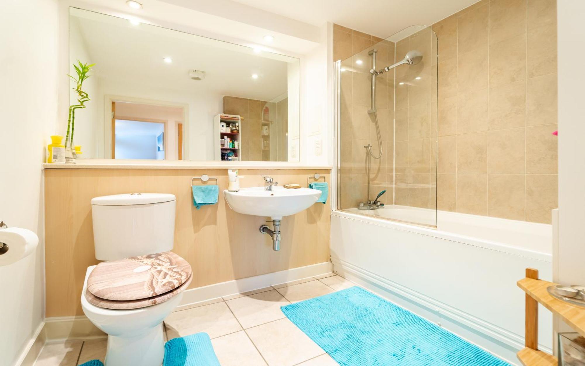 Modern Lovely Bedroom Close To Stations In East London, Zone 2 Alloggio in famiglia *