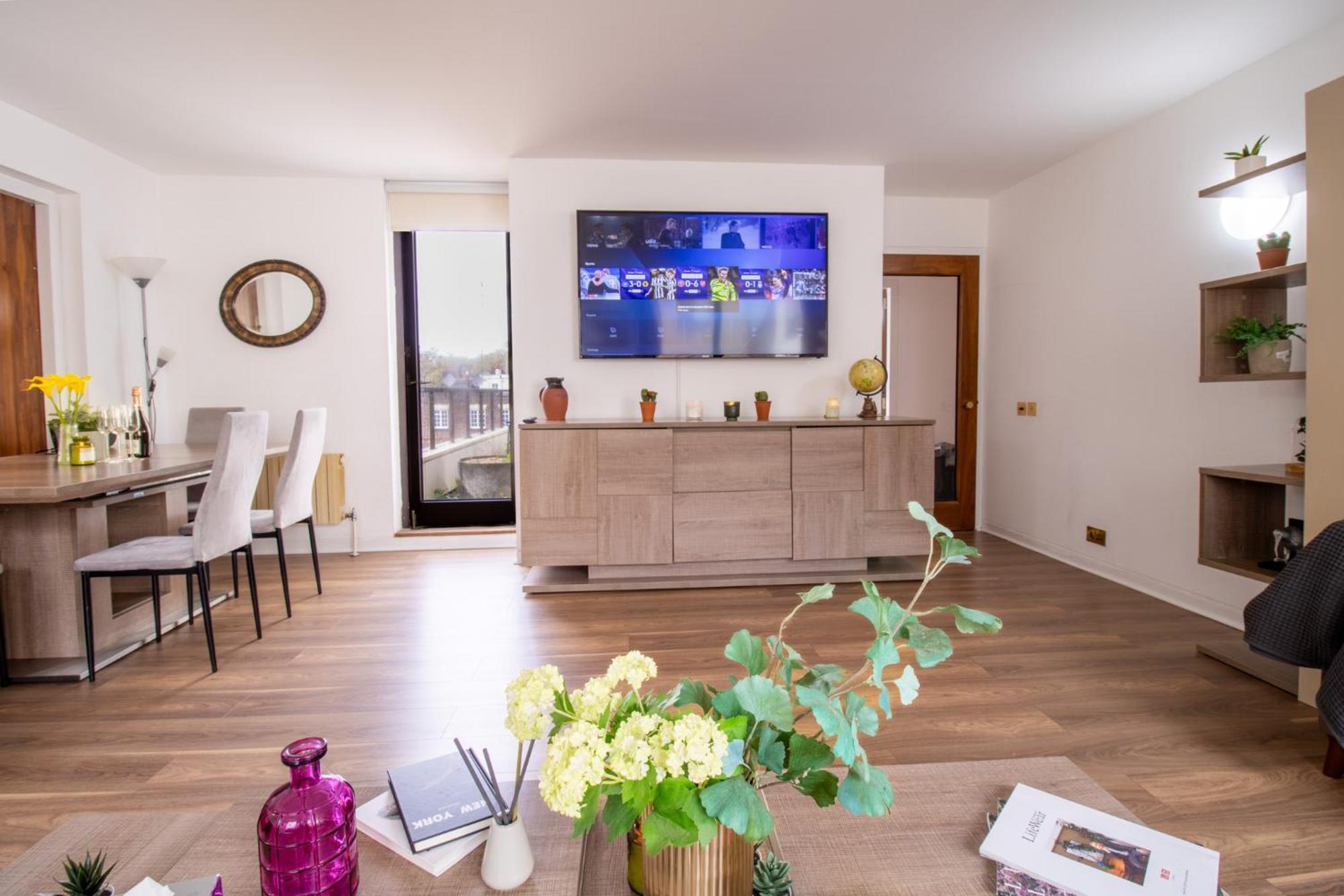 Spacious 2-bedroom In Piccadilly 6100p Appartamento *