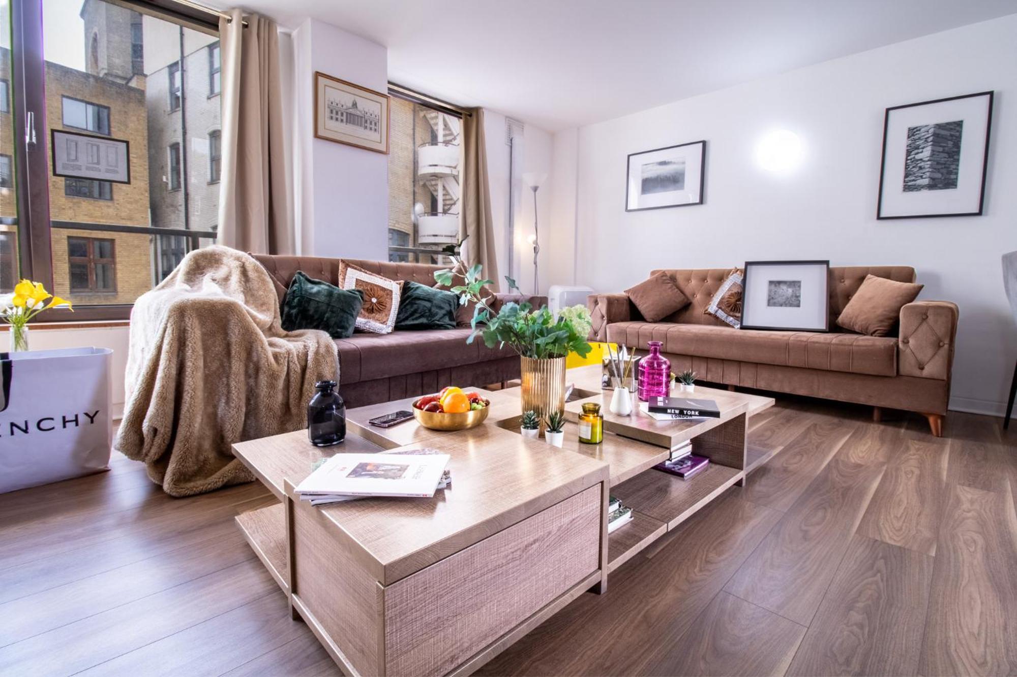 Leilighet Spacious 2-bedroom In Piccadilly 6100p