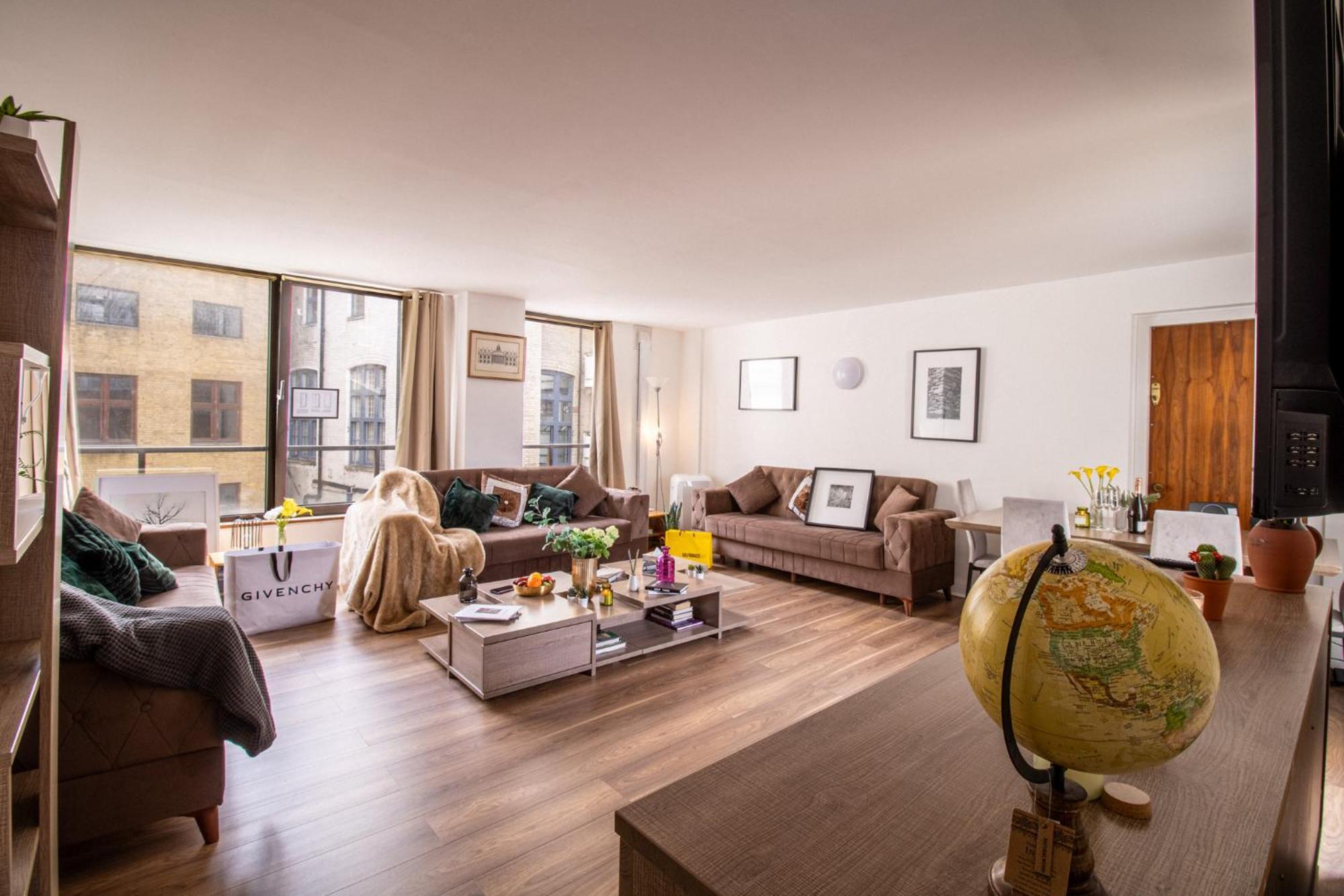 Spacious 2-bedroom In Piccadilly 6100p Leilighet *