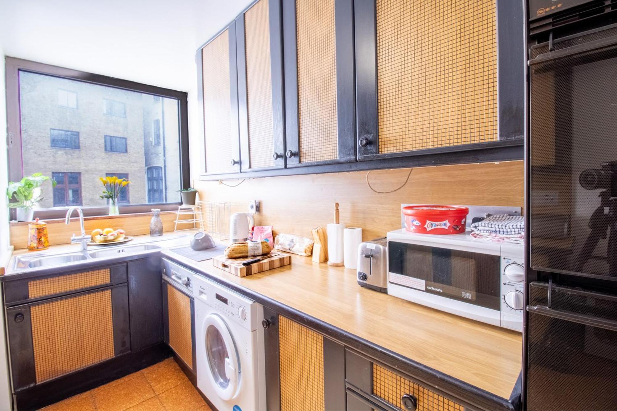 Spacious 2-bedroom In Piccadilly 6100p Leilighet London
