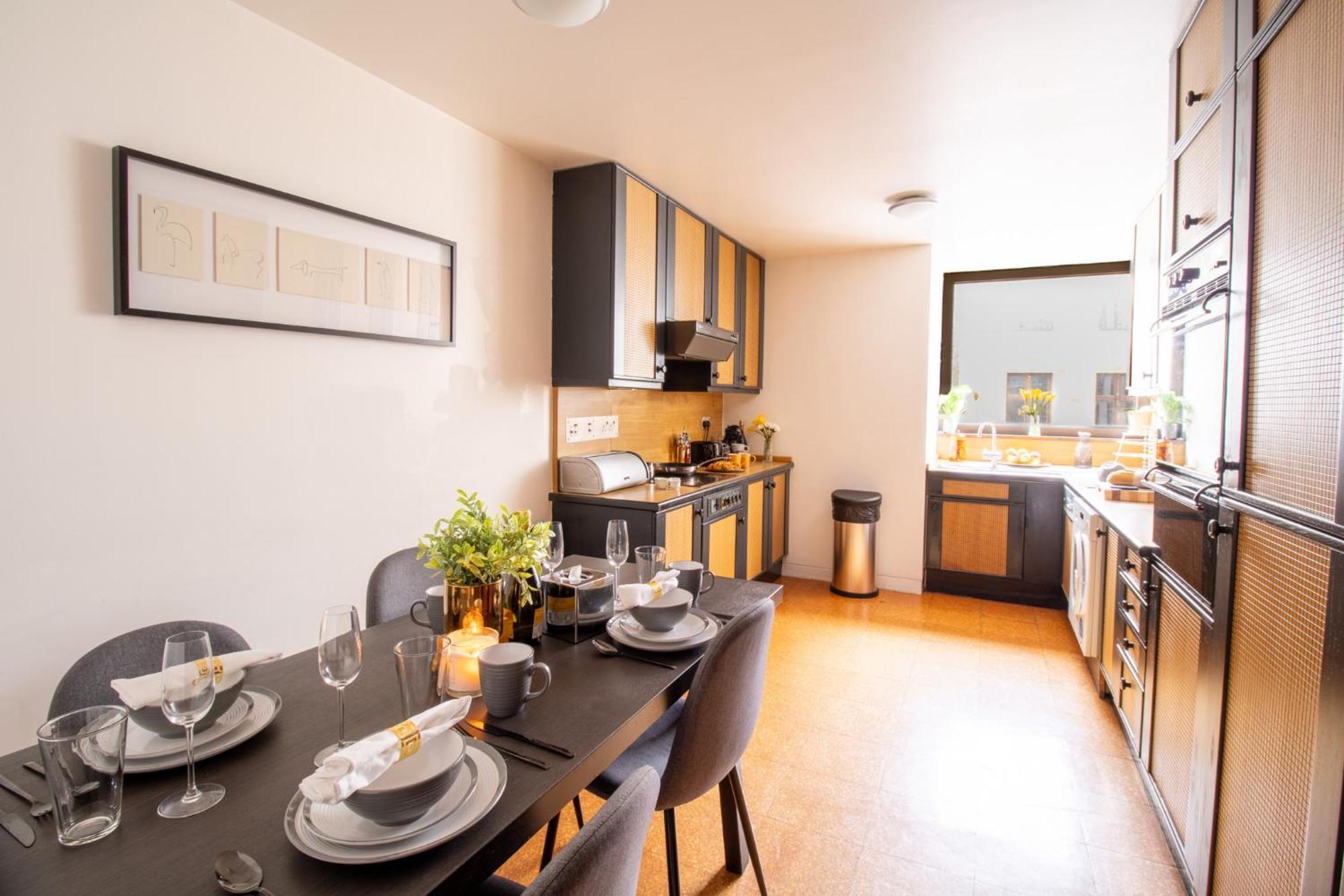 Spacious 2-bedroom In Piccadilly 6100p Leilighet *