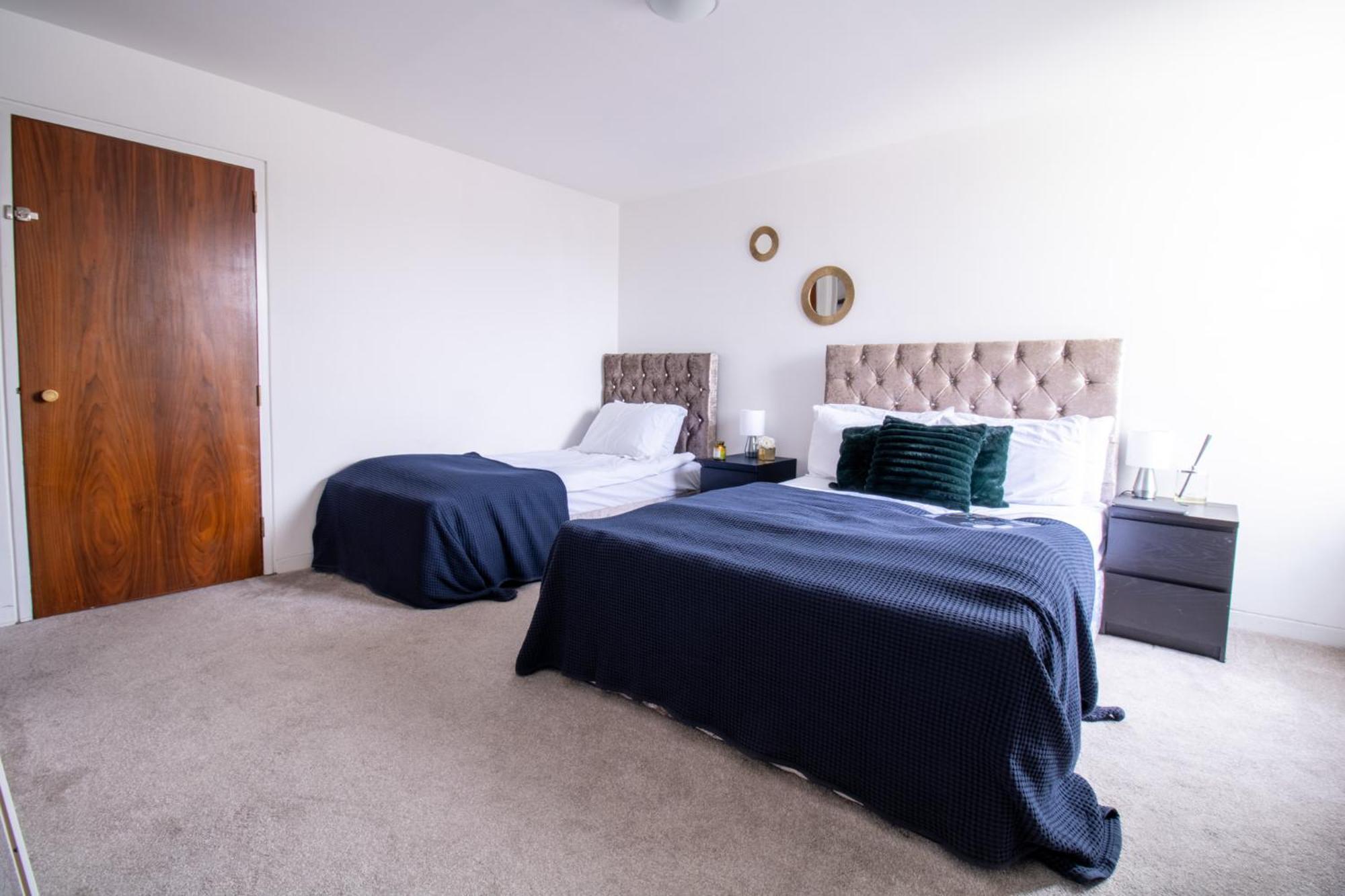 Spacious 2-bedroom In Piccadilly 6100p Leilighet *