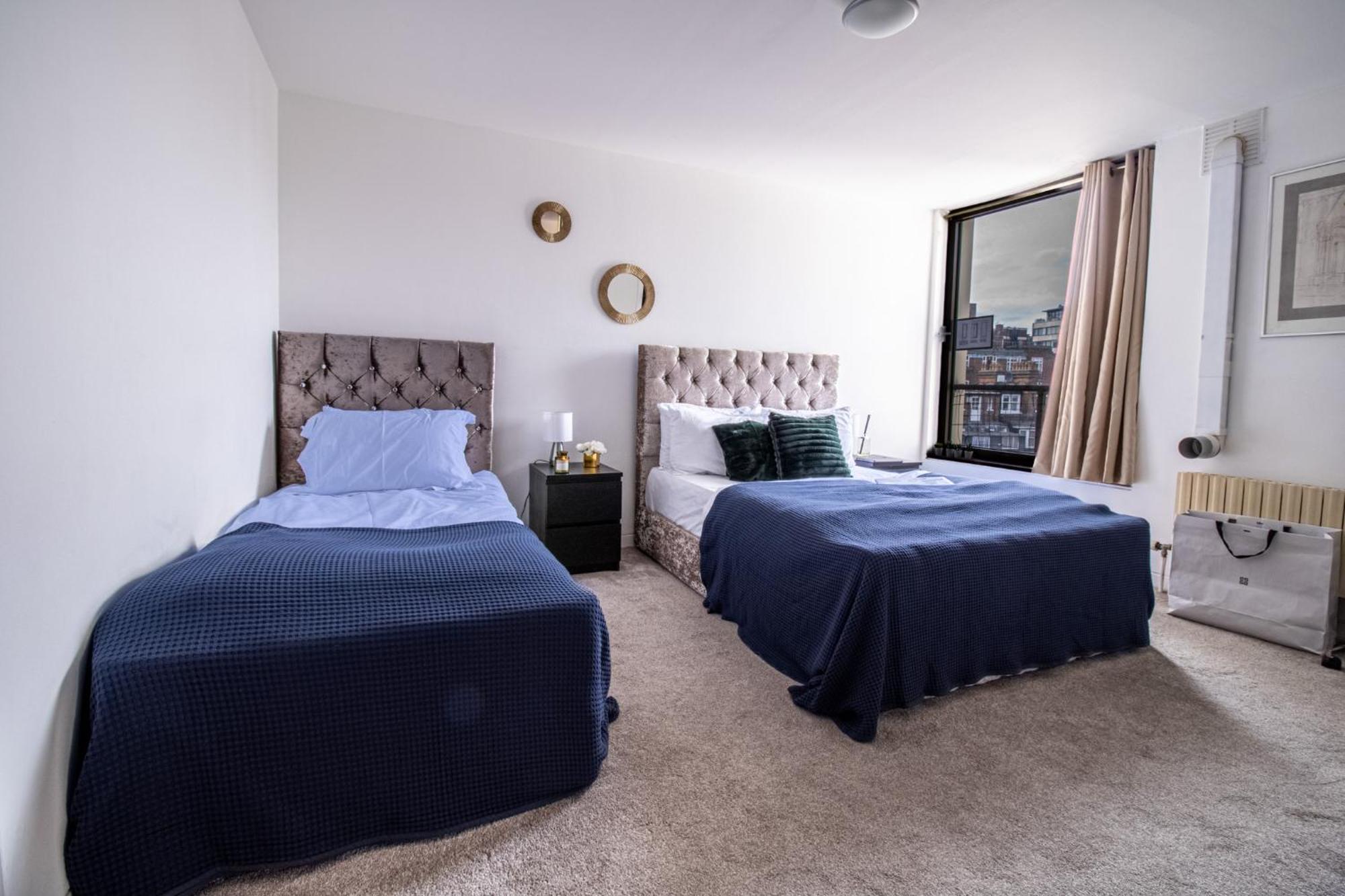 Leilighet Spacious 2-bedroom In Piccadilly 6100p *