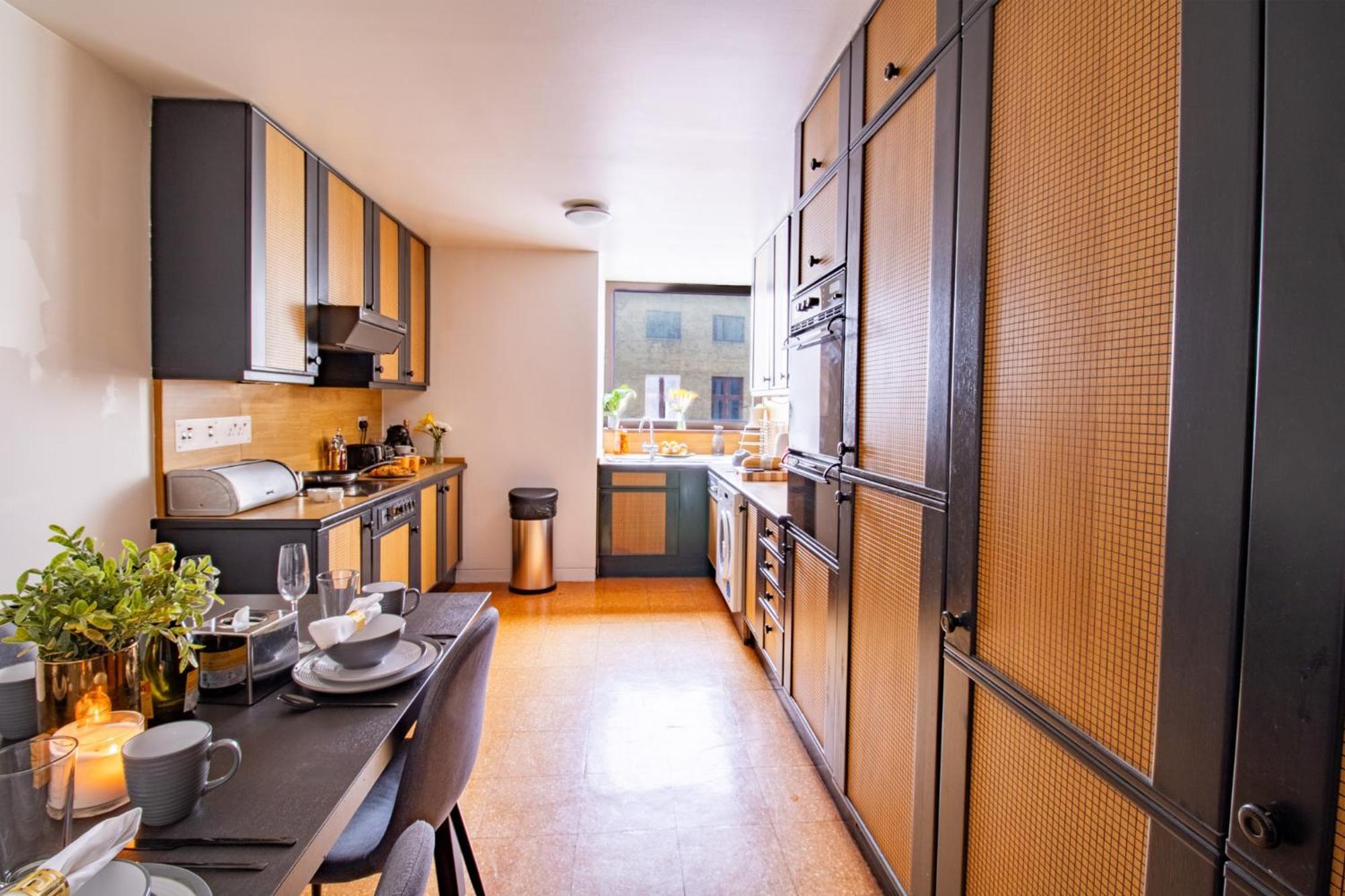 Spacious 2-bedroom In Piccadilly 6100p Leilighet *