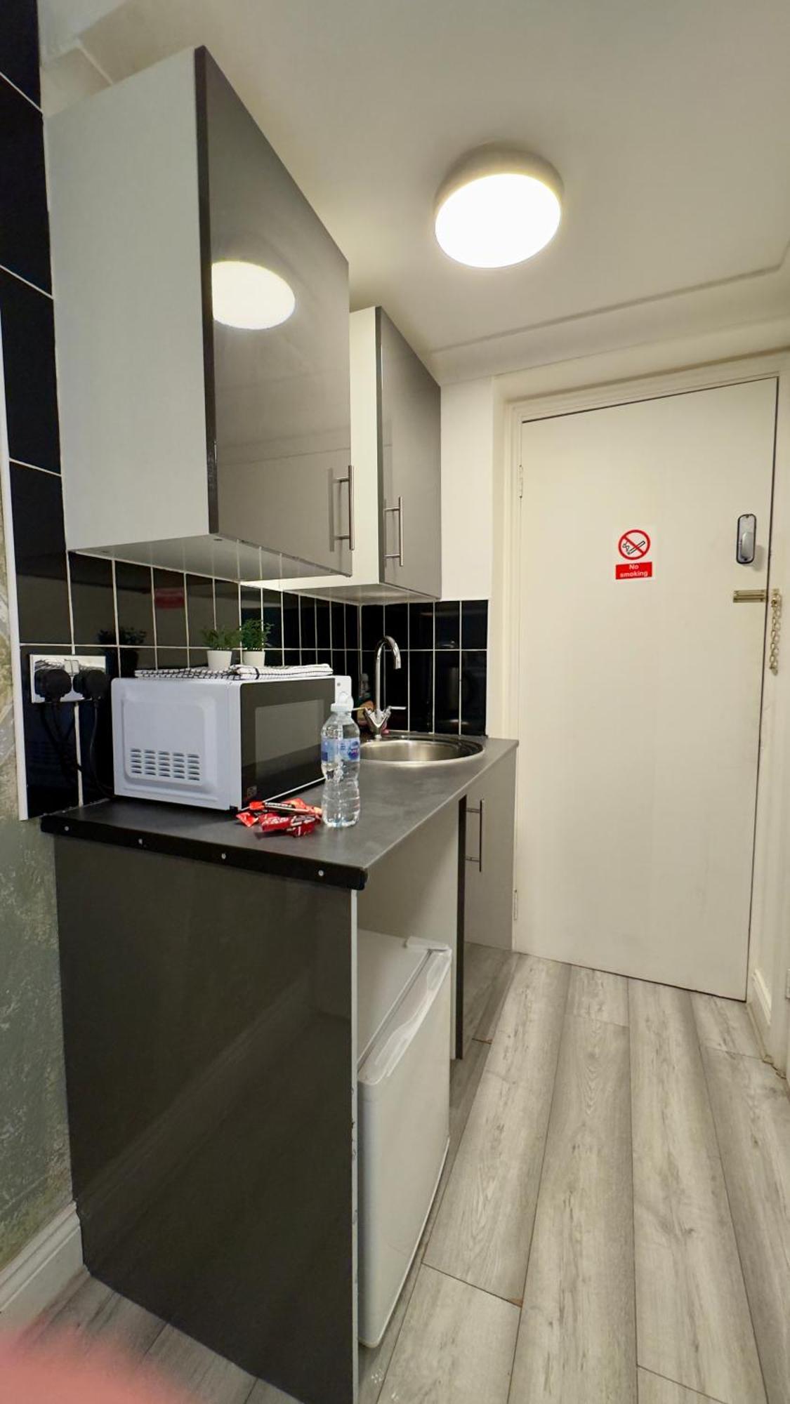 Single 9 London