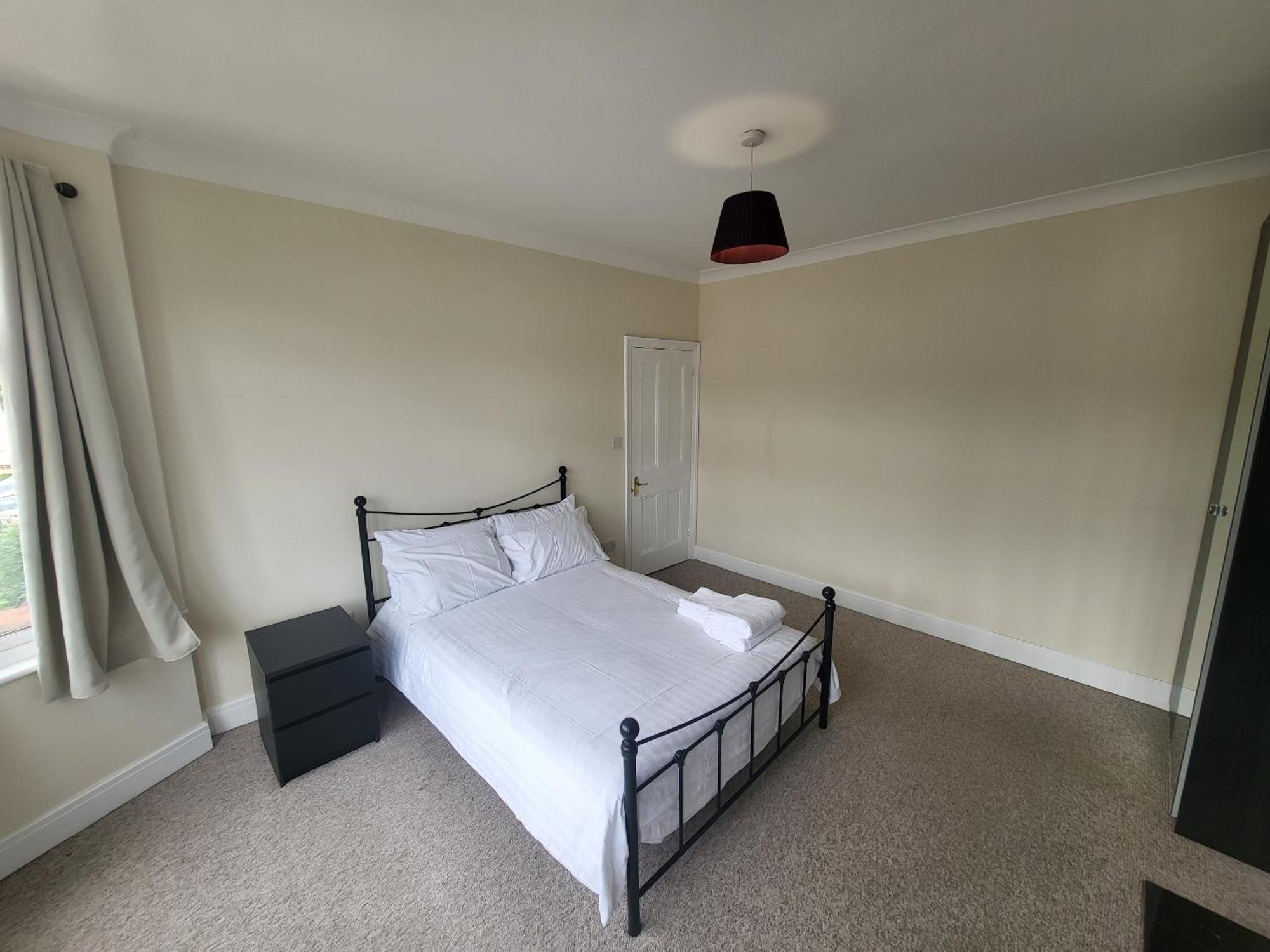 Spacious Central 5 Bedroom House By Tube Station Londra
