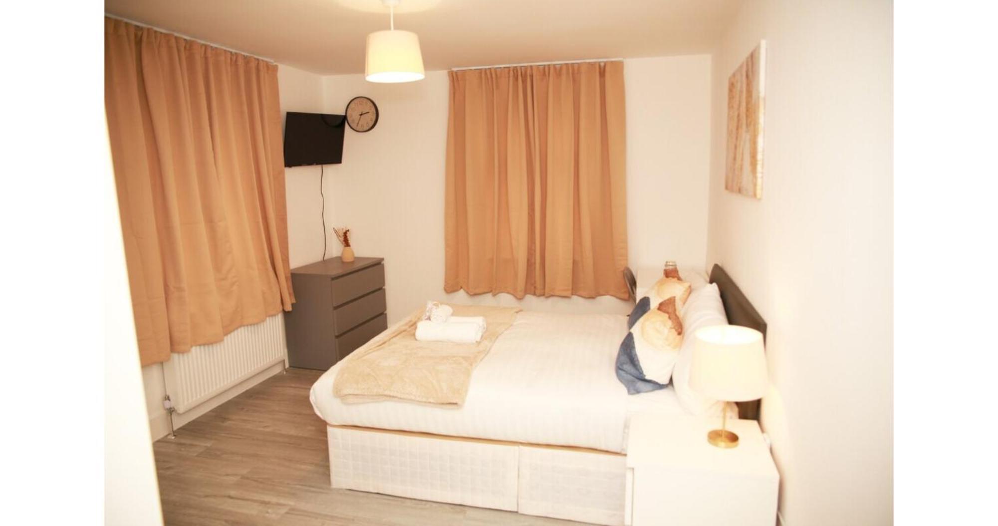 Cricklewood Deluxe Ensuite London