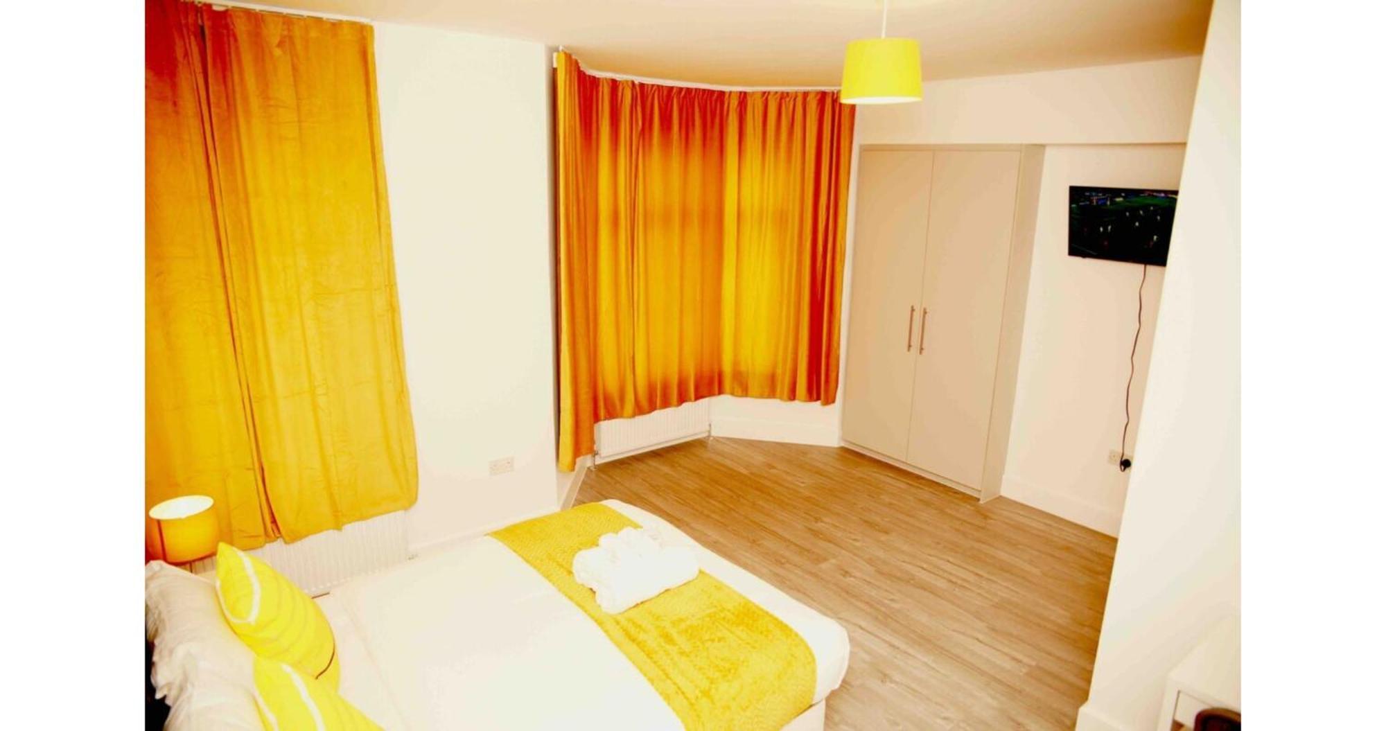Cricklewood Deluxe Ensuite * London