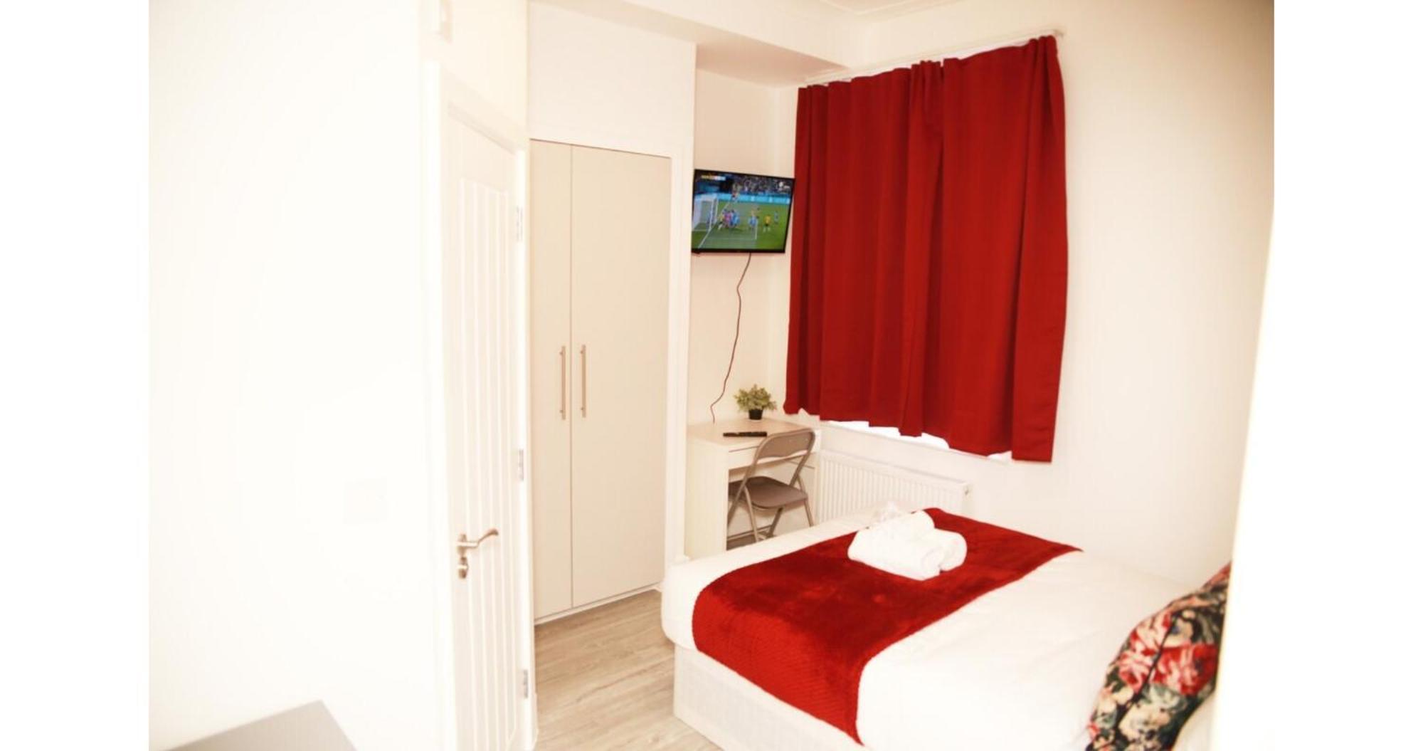 Cricklewood Deluxe Ensuite London