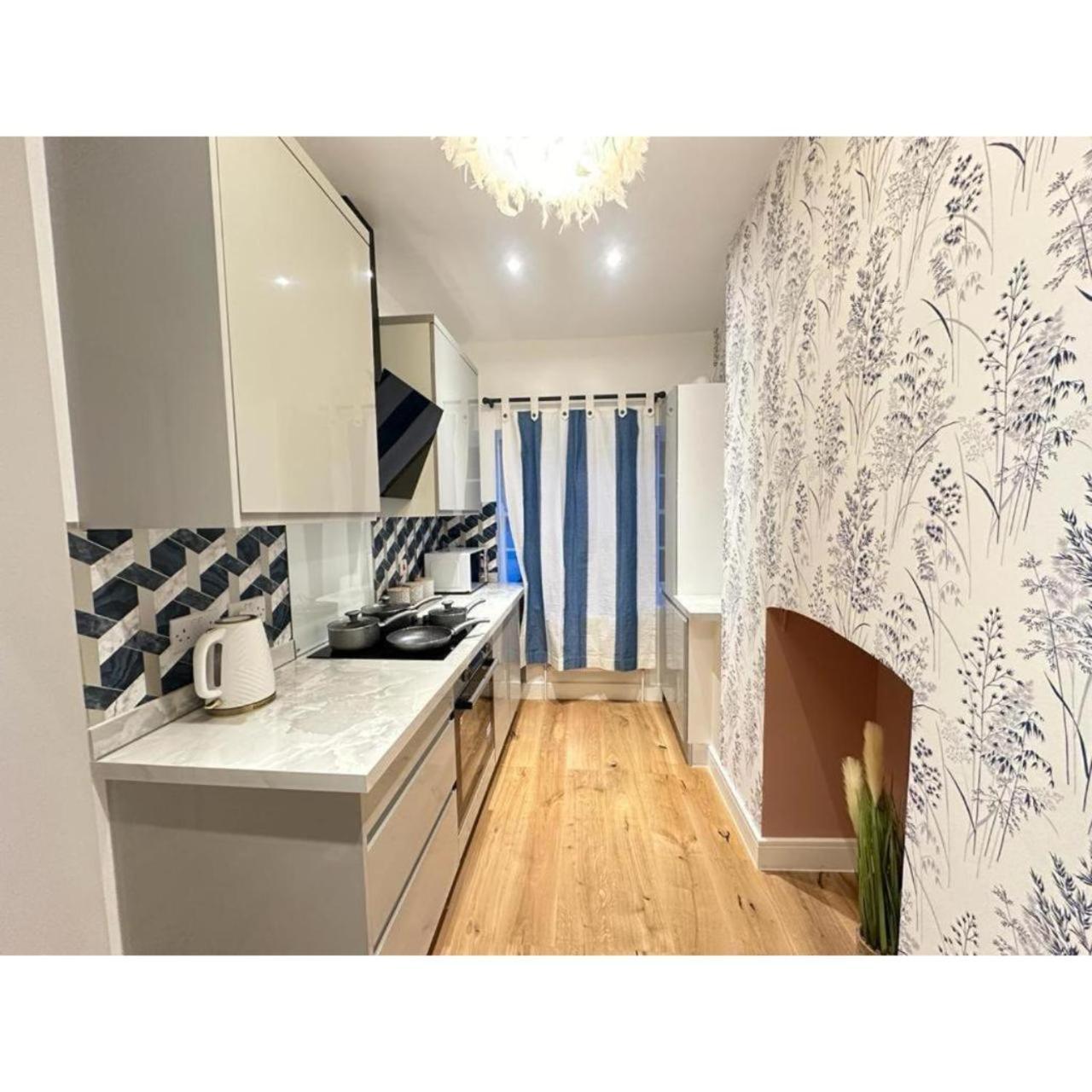 Appartement F1- Stylish 1 Bed Flat Near Edgware Road Londen