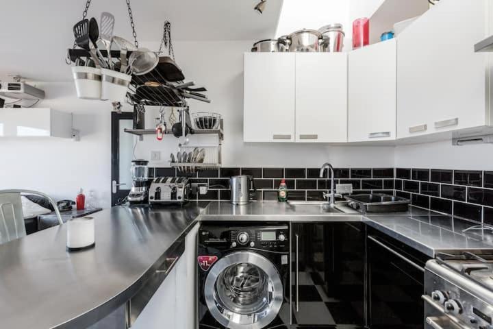 Appartamento Guestready - Stylish Skyline Views,