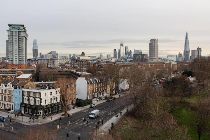 Lejlighed Guestready - Stylish Skyline Views,
