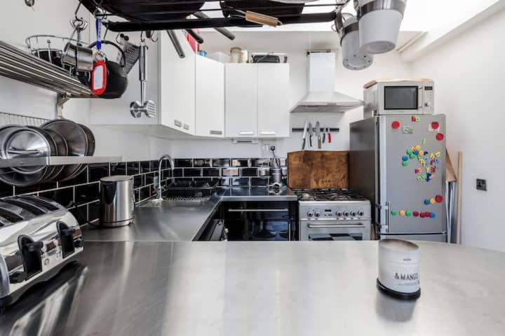 Appartamento Guestready - Stylish Skyline Views, Londra