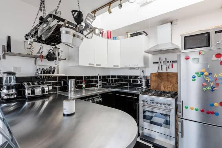 Guestready - Stylish Skyline Views, Londra
