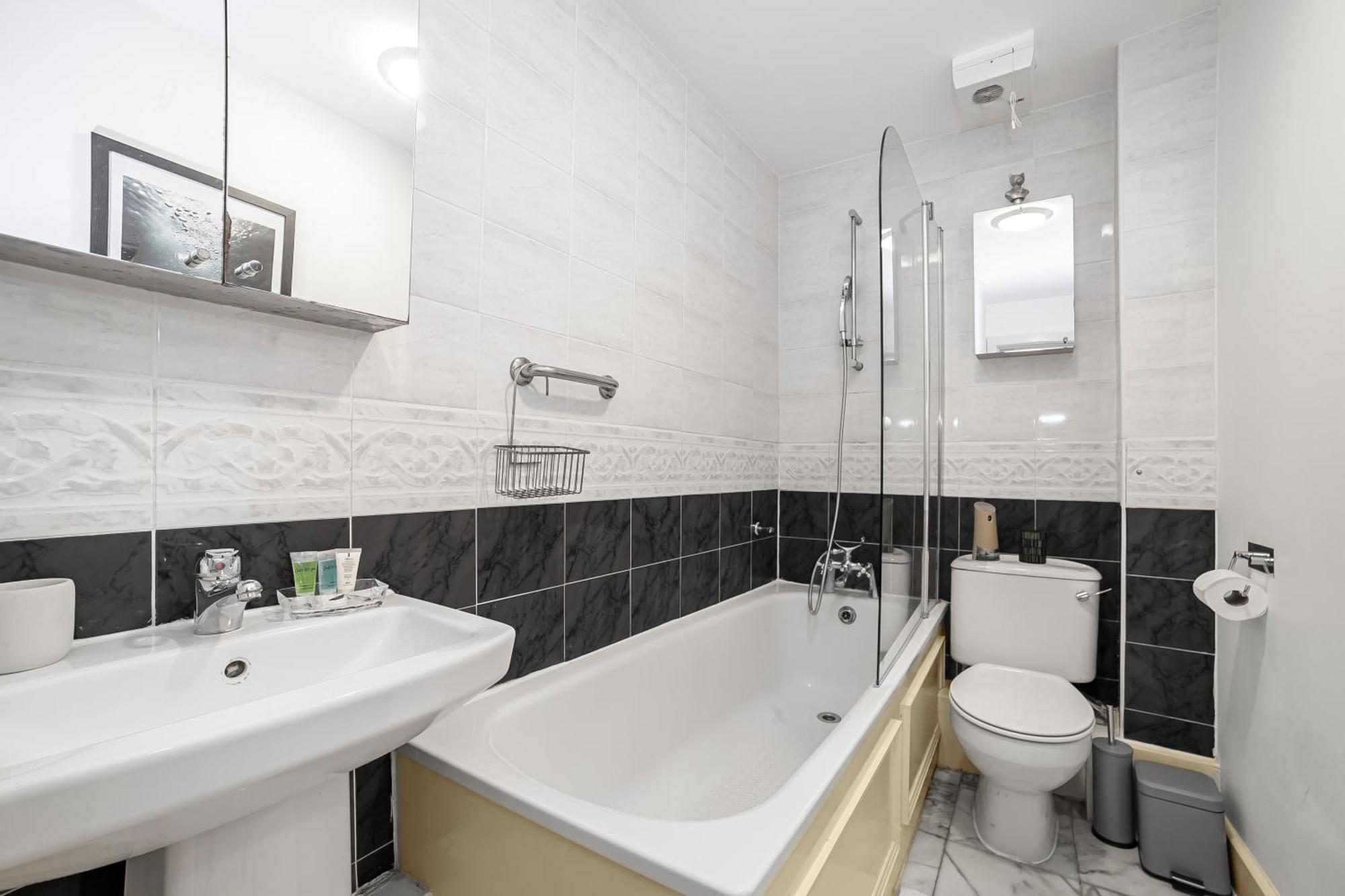 The Canary Wharf Flat * London