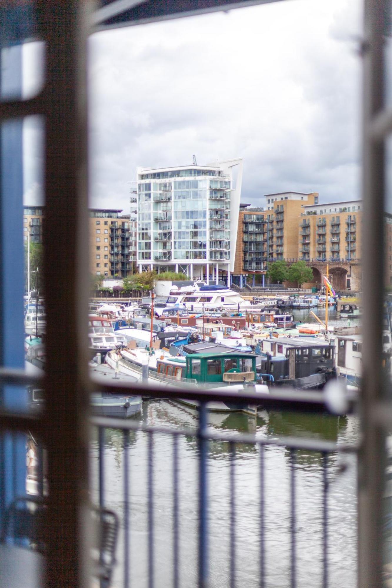 Apartment The Canary Wharf Flat London