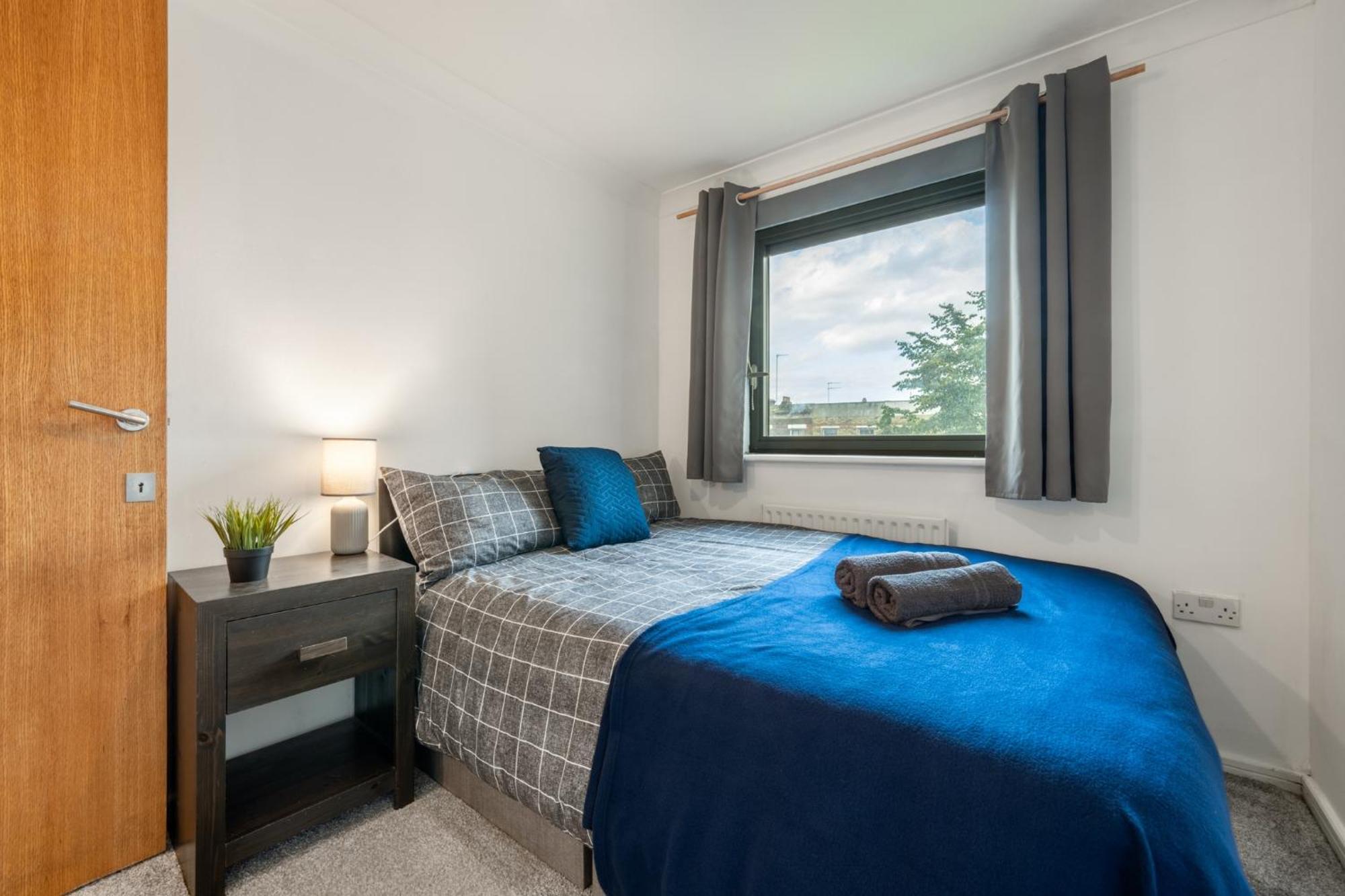 Appartamento London*stamfordhill *2br*sleeps 5*2 Tube Lines*contractors*relocation *