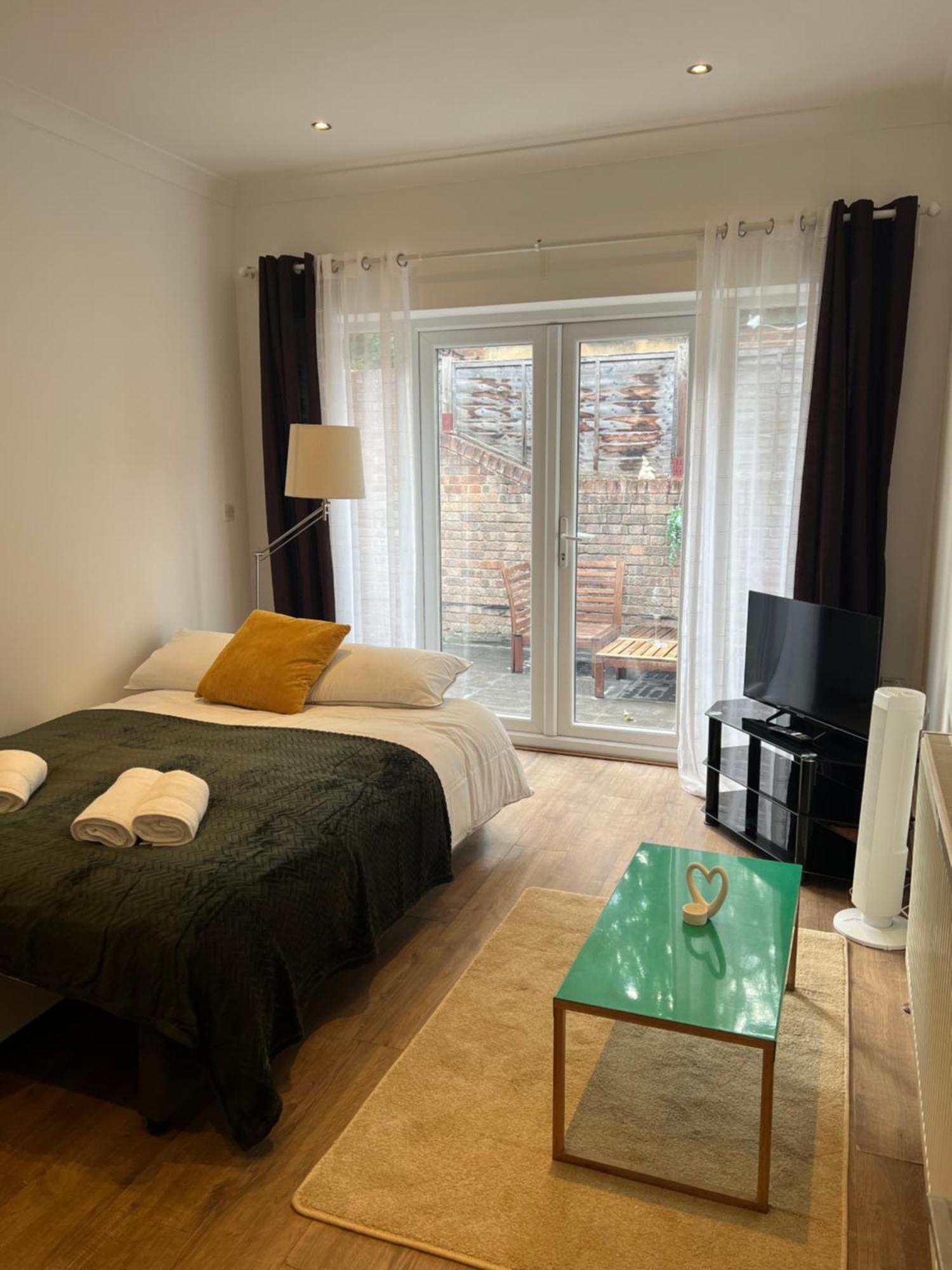Lovely Garden Flat Near Emirates Stadium And Kings Cross St Pancras Station Appartement Londen