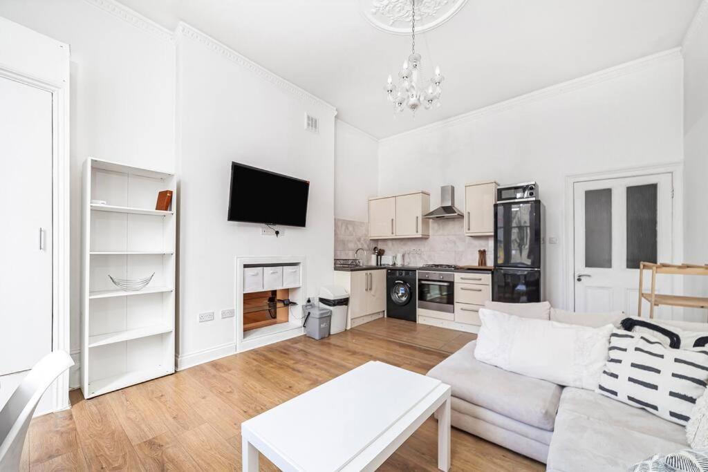 Incredible Location In Central - 2bed Appartement