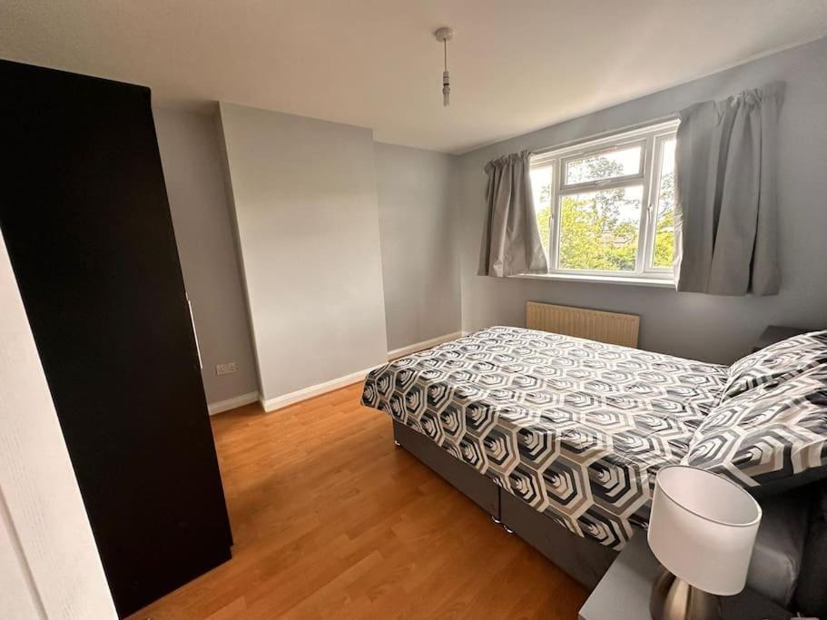 Lägenhet 5 Bed In Se12 London