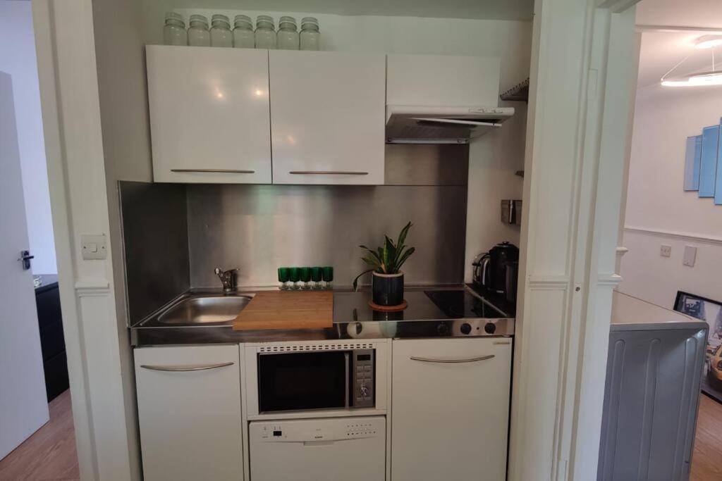 2 Bed Brick Lane Flat, Liverpool St * Londen
