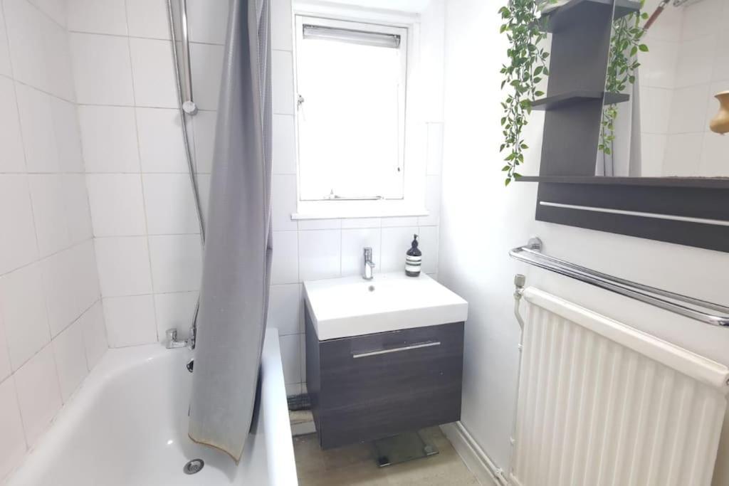 2 Bed Brick Lane Flat, Liverpool St Appartement Londen