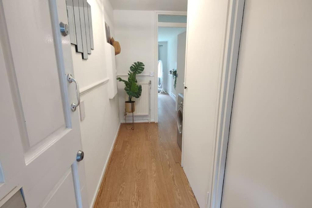 2 Bed Brick Lane Flat, Liverpool St Appartement Londen