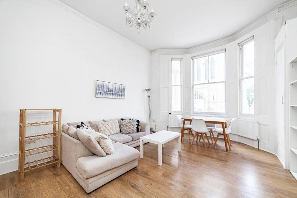 Incredible Location In Central - 2bed Appartement *