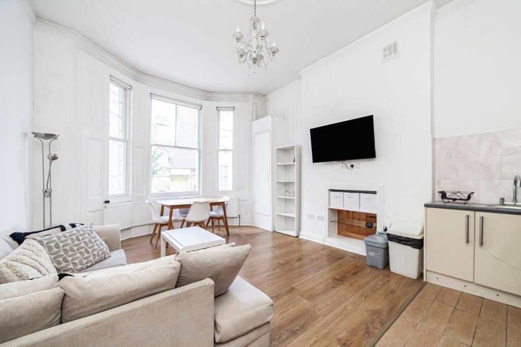Incredible Location In Central - 2bed Appartement