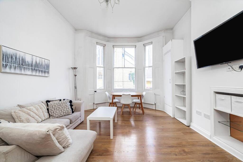 Incredible Location In Central - 2bed Appartement