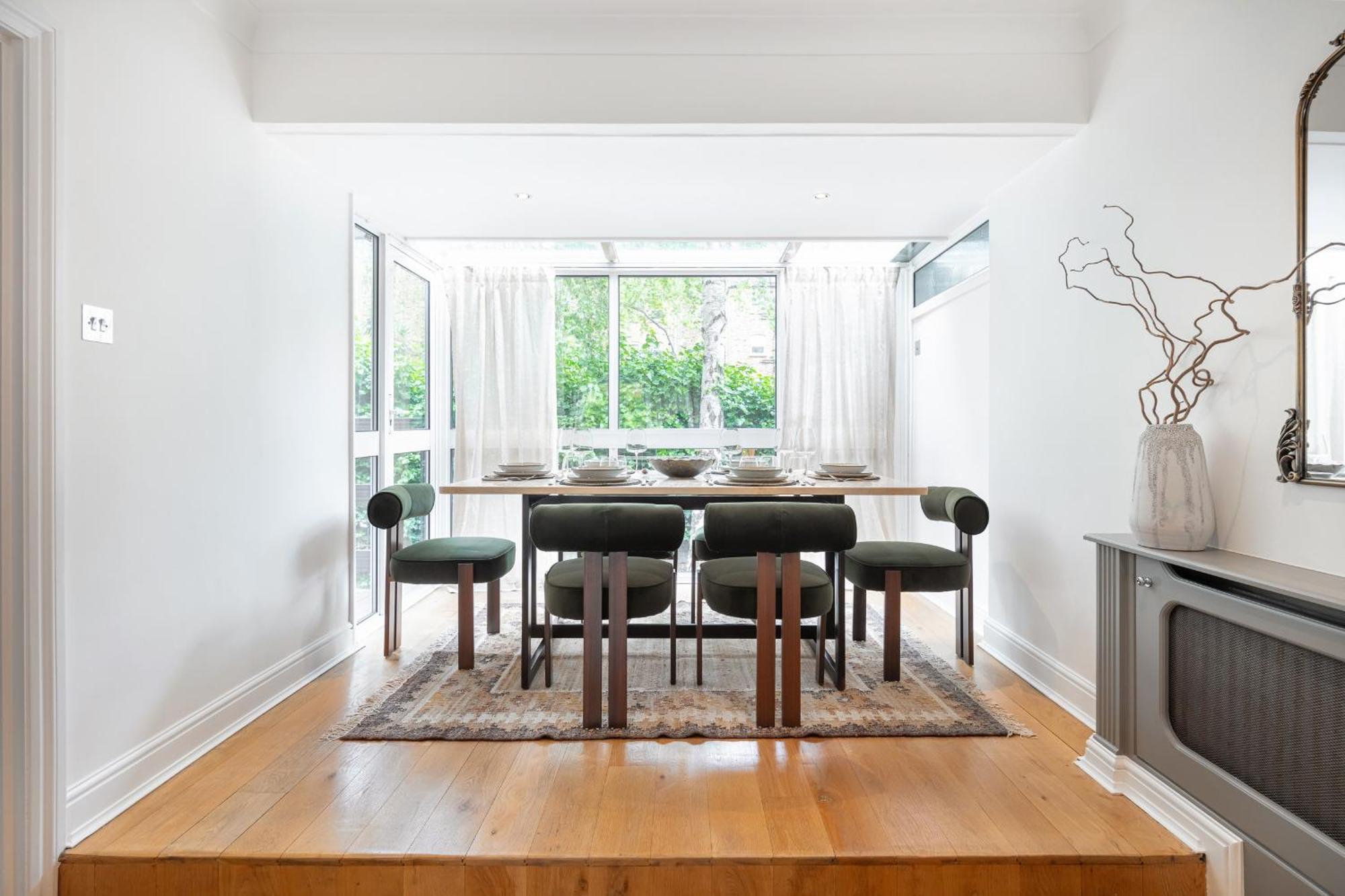 Rare 4beds Townhouse In Kensington With Patio Londra