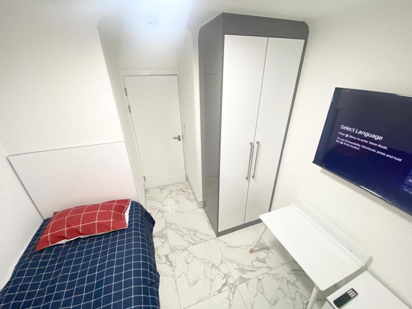 The Royal Boutique Regent By , Sleep 8 Londra