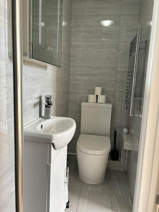 Apartment Zee Homes W6 London