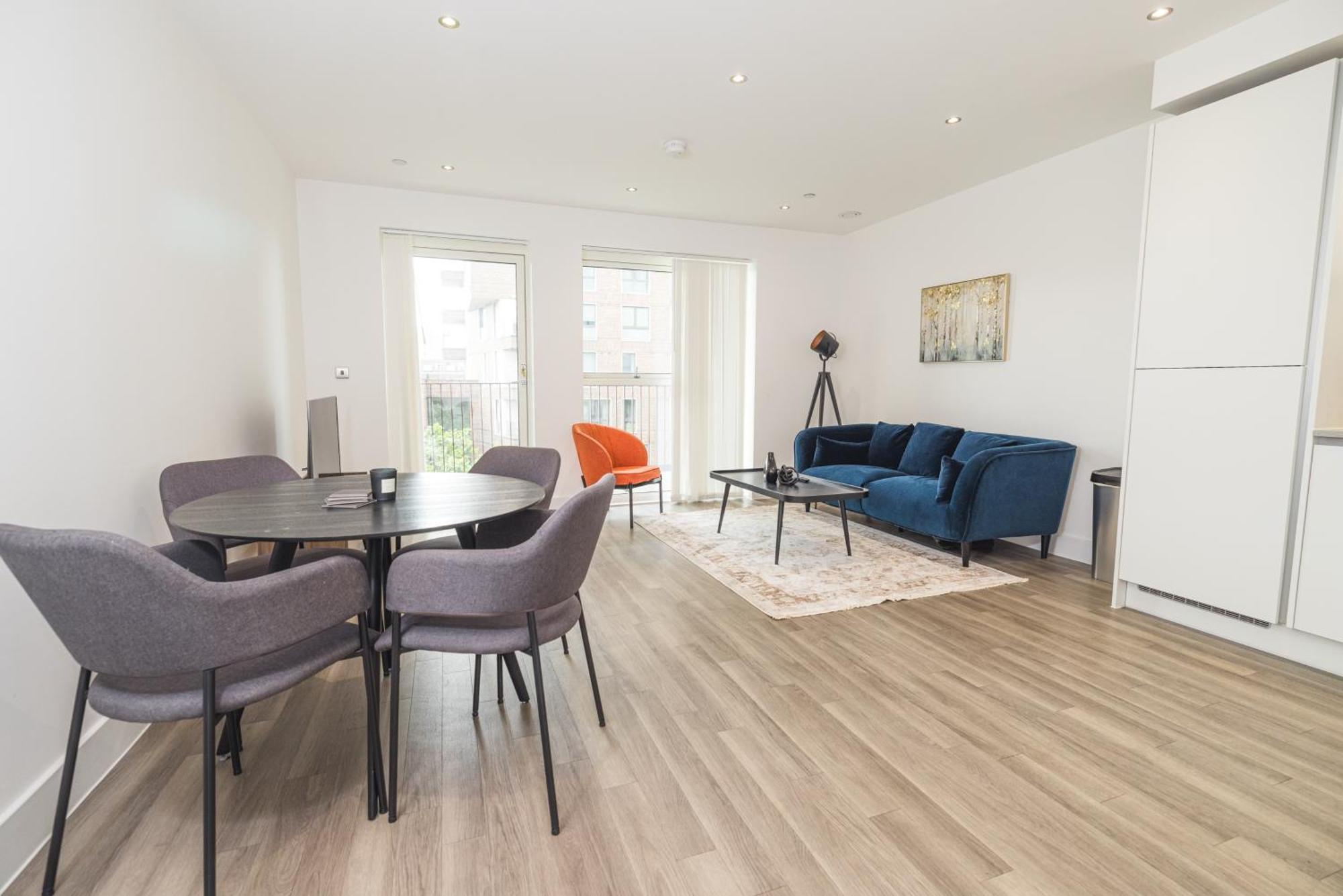 Escape - Royal Wharf Apartment *