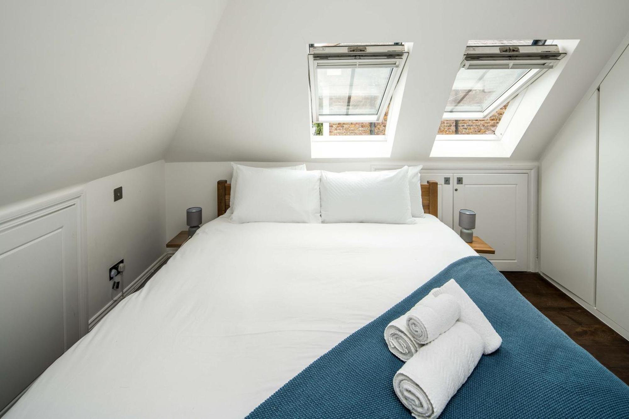 Sleek And Stylish 1bd W/ Balcony, Hammersmith *